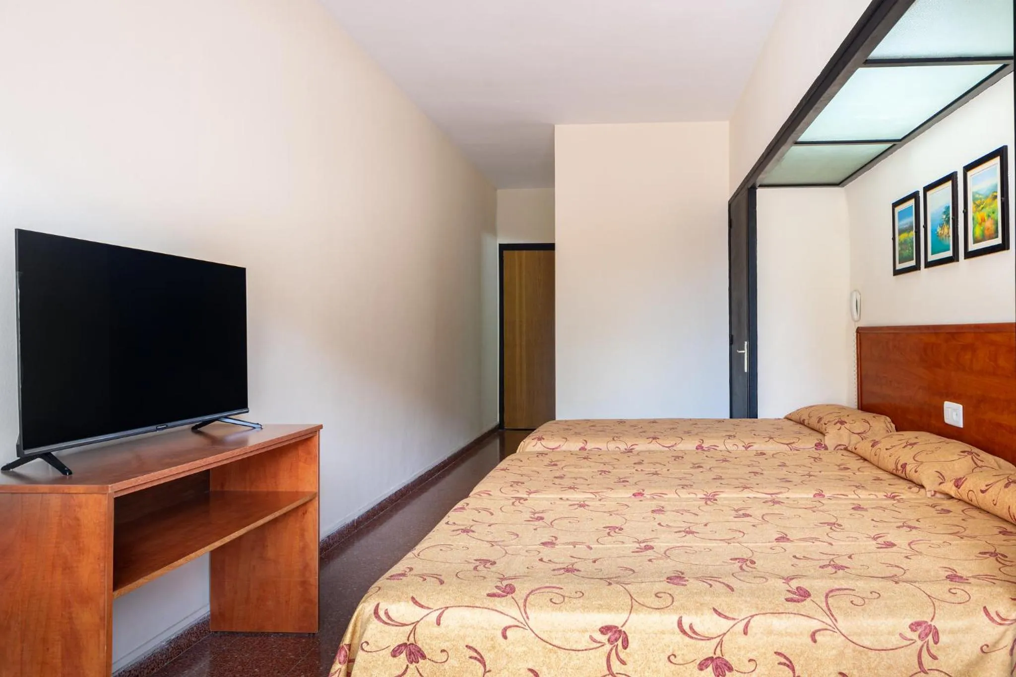 Superior Twin Room (2 adults) in htop Palm Beach & SPA #htopEnjoy