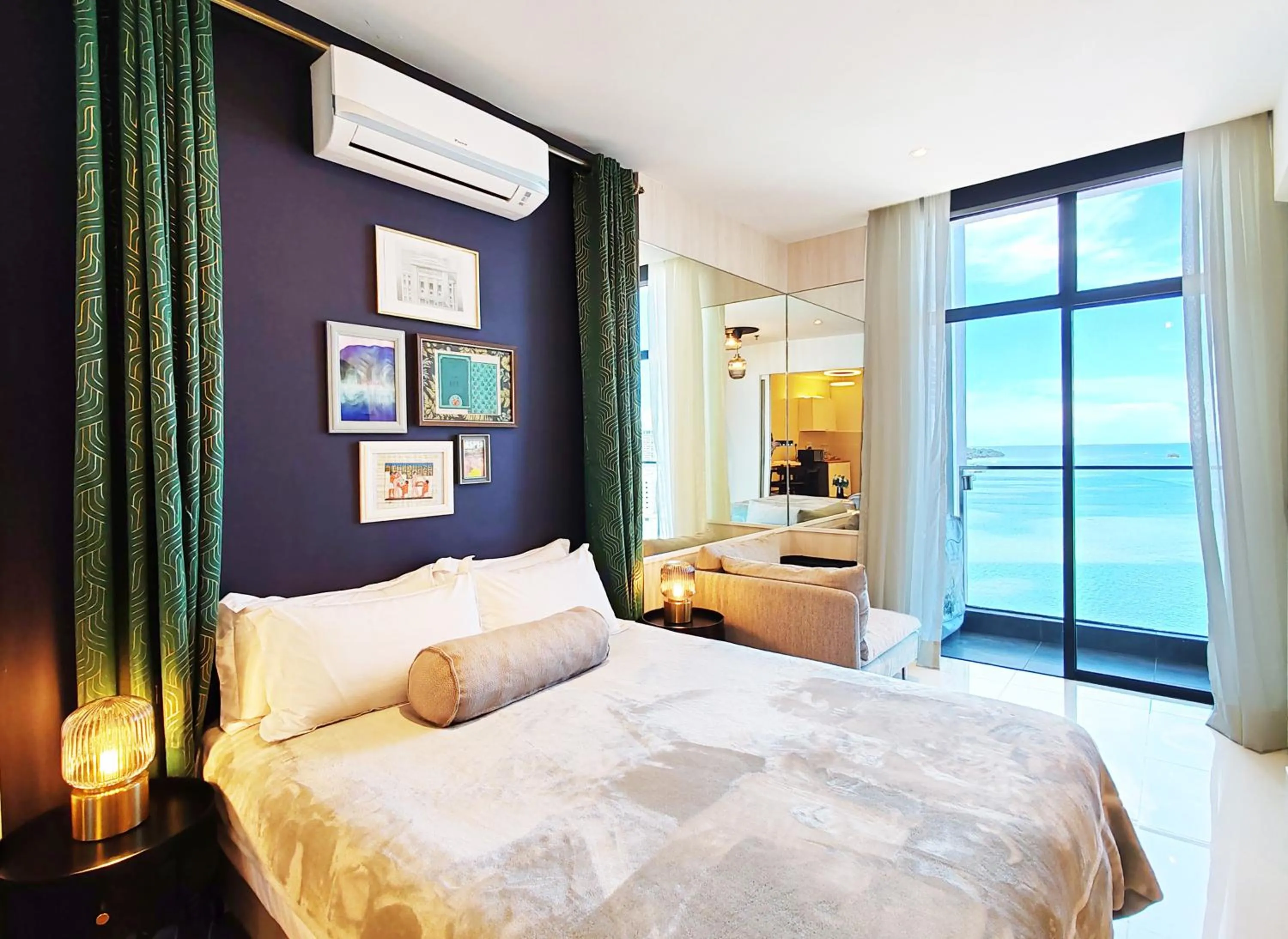 Deluxe One-Bedroom Apartment with Ocean View in Seaview Bliss Studio By Tropical Elegance