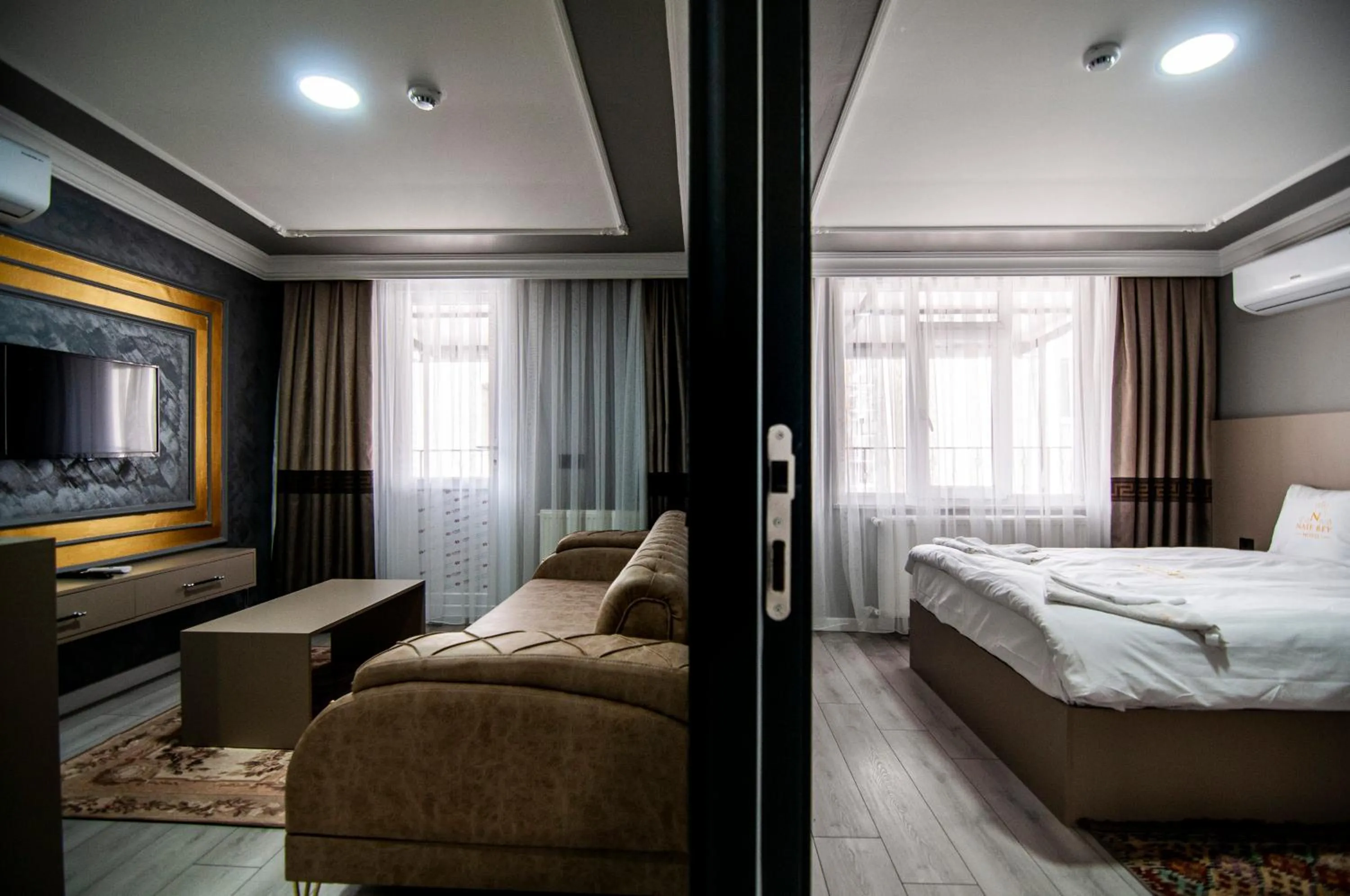 Suite with Balcony in Naif Bey Hotel