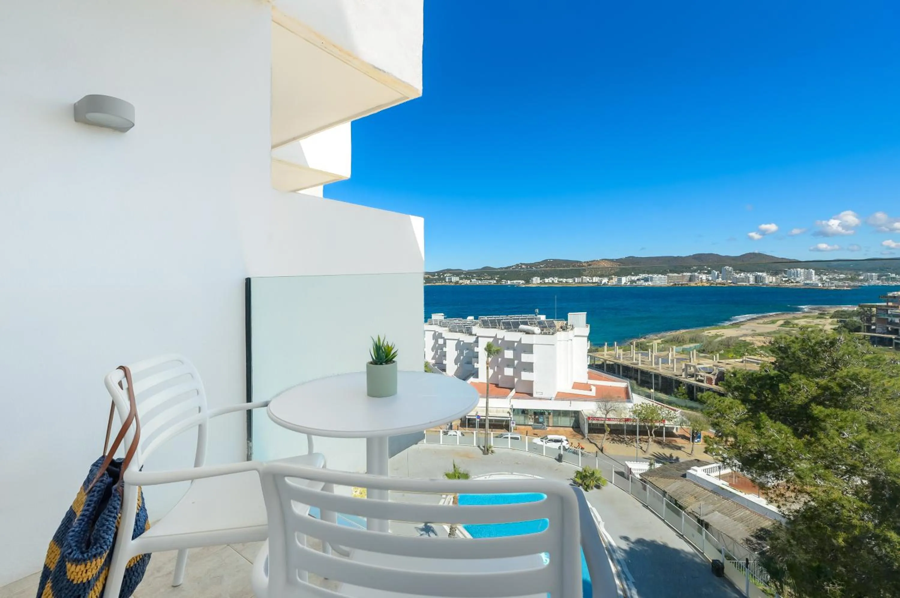 Superior Twin Room with Sea View - single occupancy in Hotel Vibra Riviera