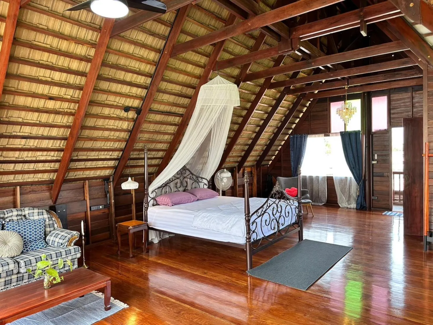 Queen Room River View in RuenKijja