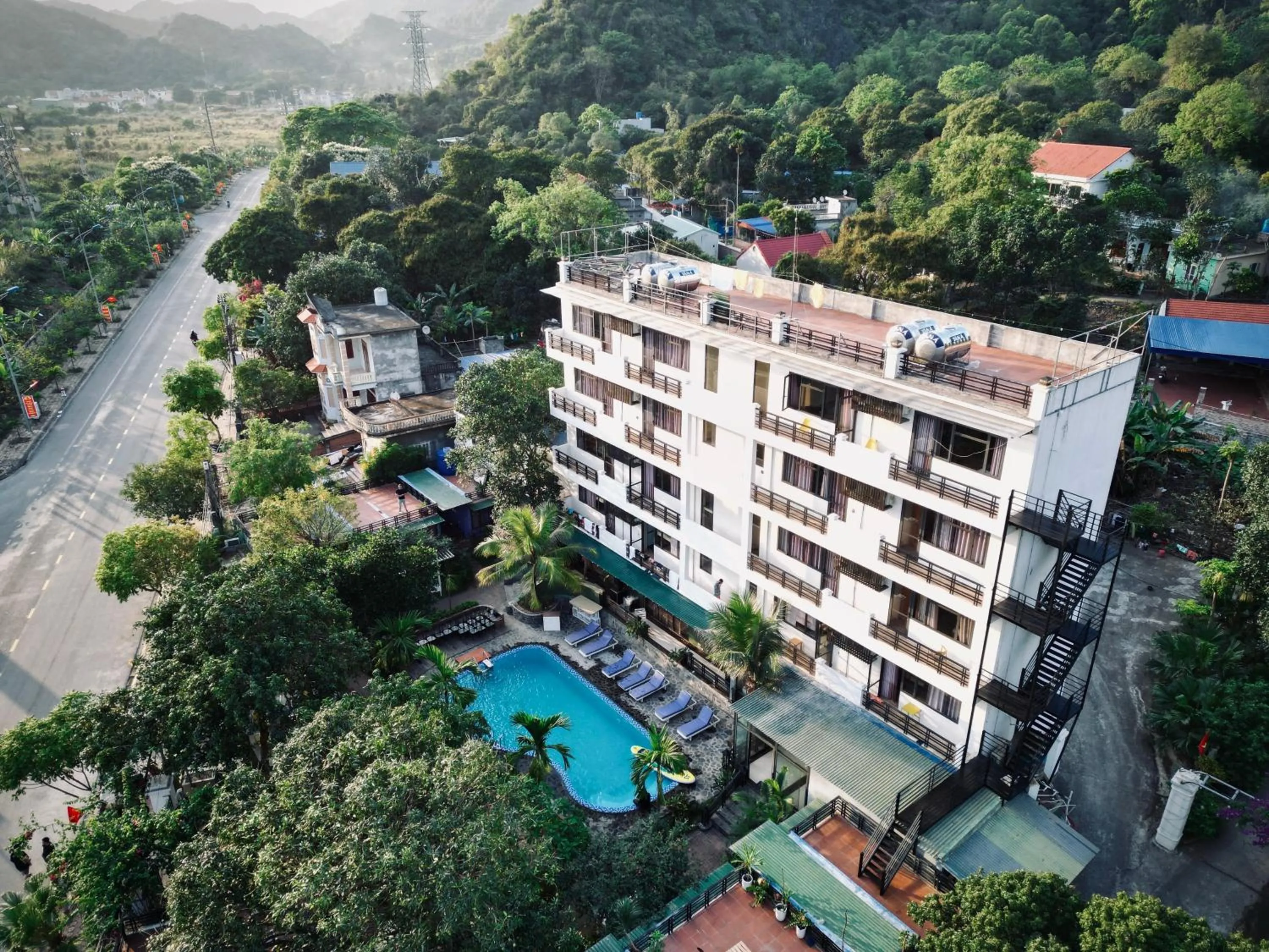 Triple Room in Republic Hostel Cat Ba