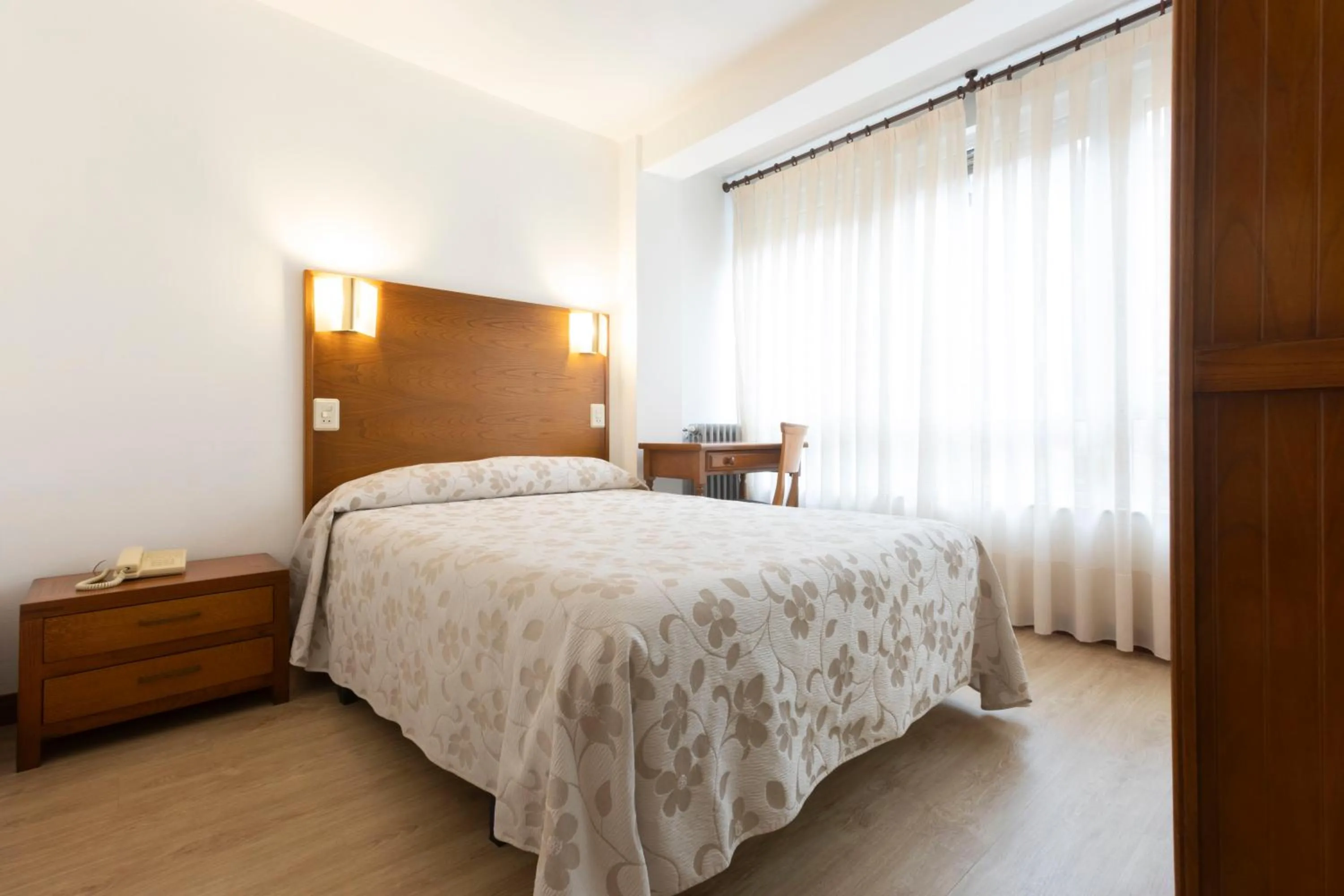 Single Room in Hotel Cabeza