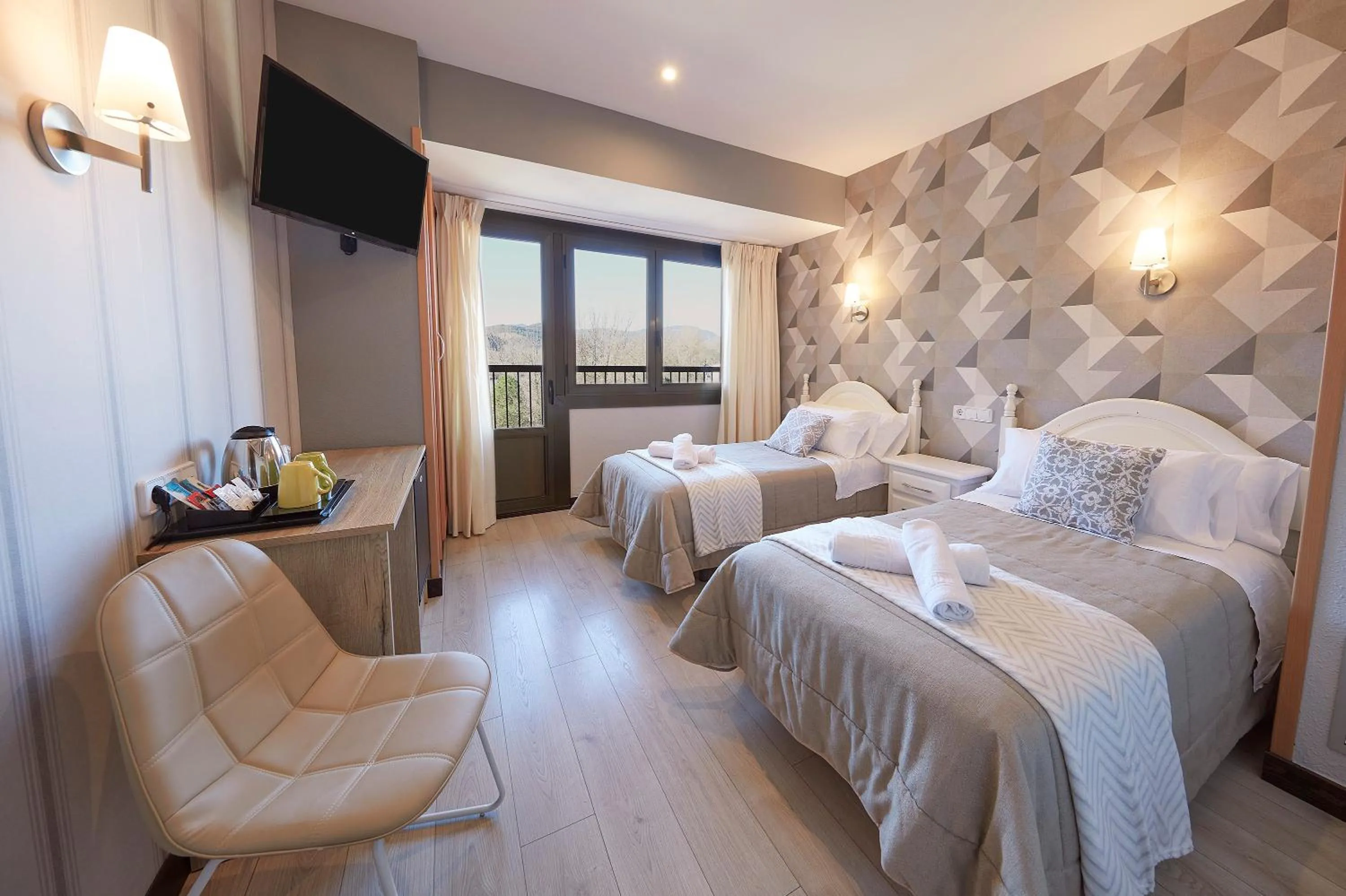 Double or Twin Room with Balcony in Hotel Sanchez