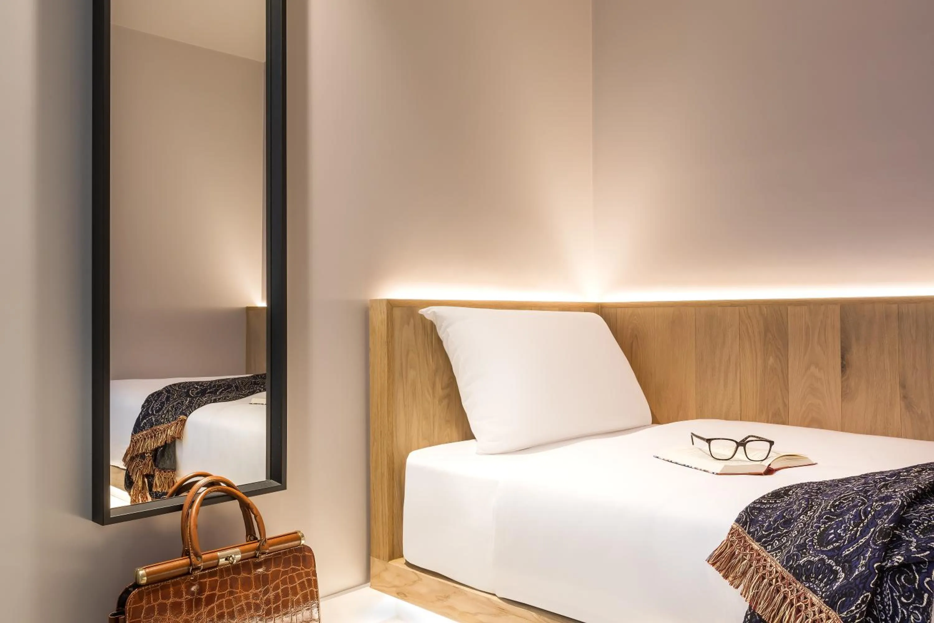 Cocoon 1 in Zedwell Underground Hotel Tottenham Court Rd