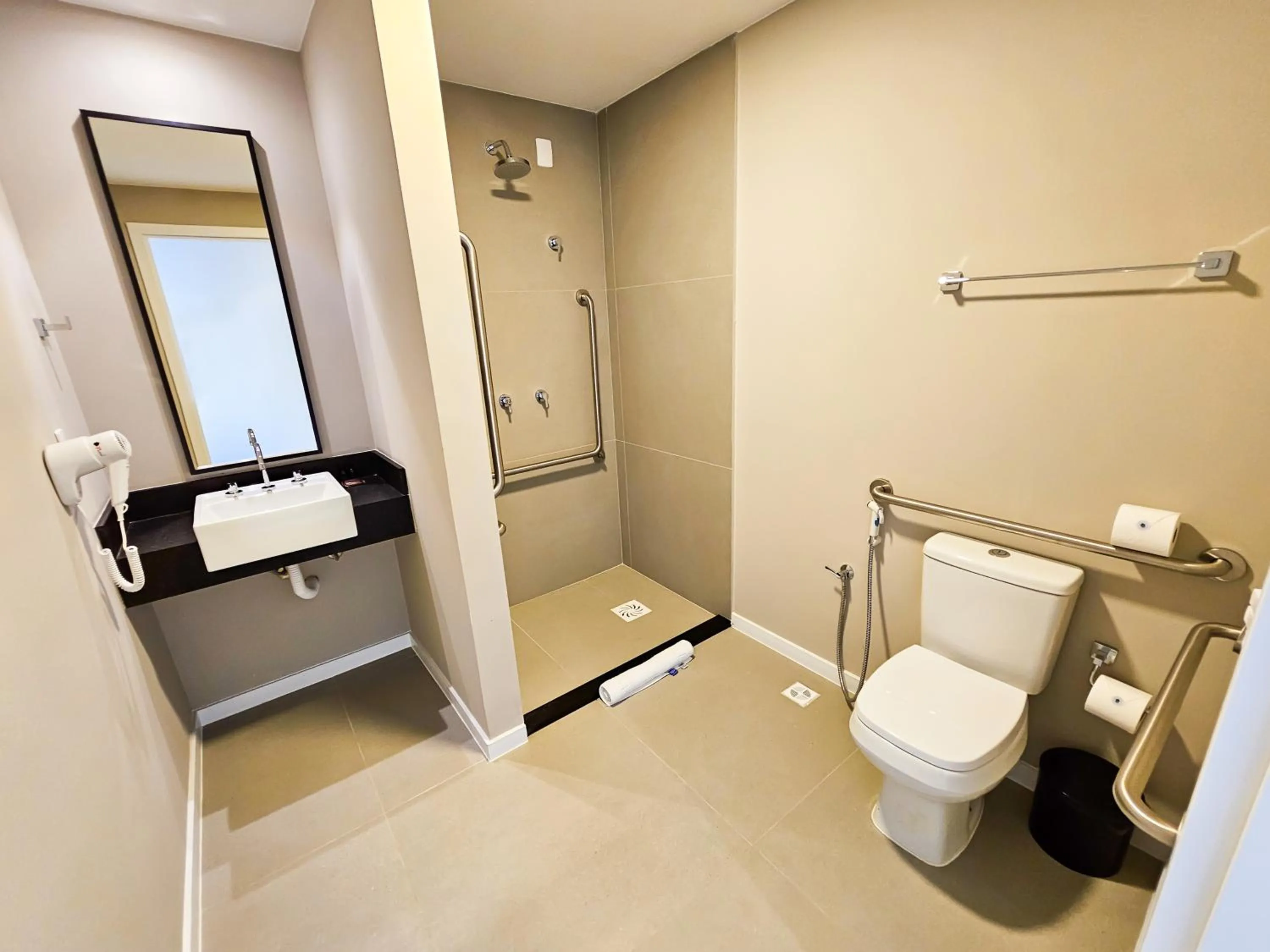 Double Room - single occupancy - Disability Access in Bewiki