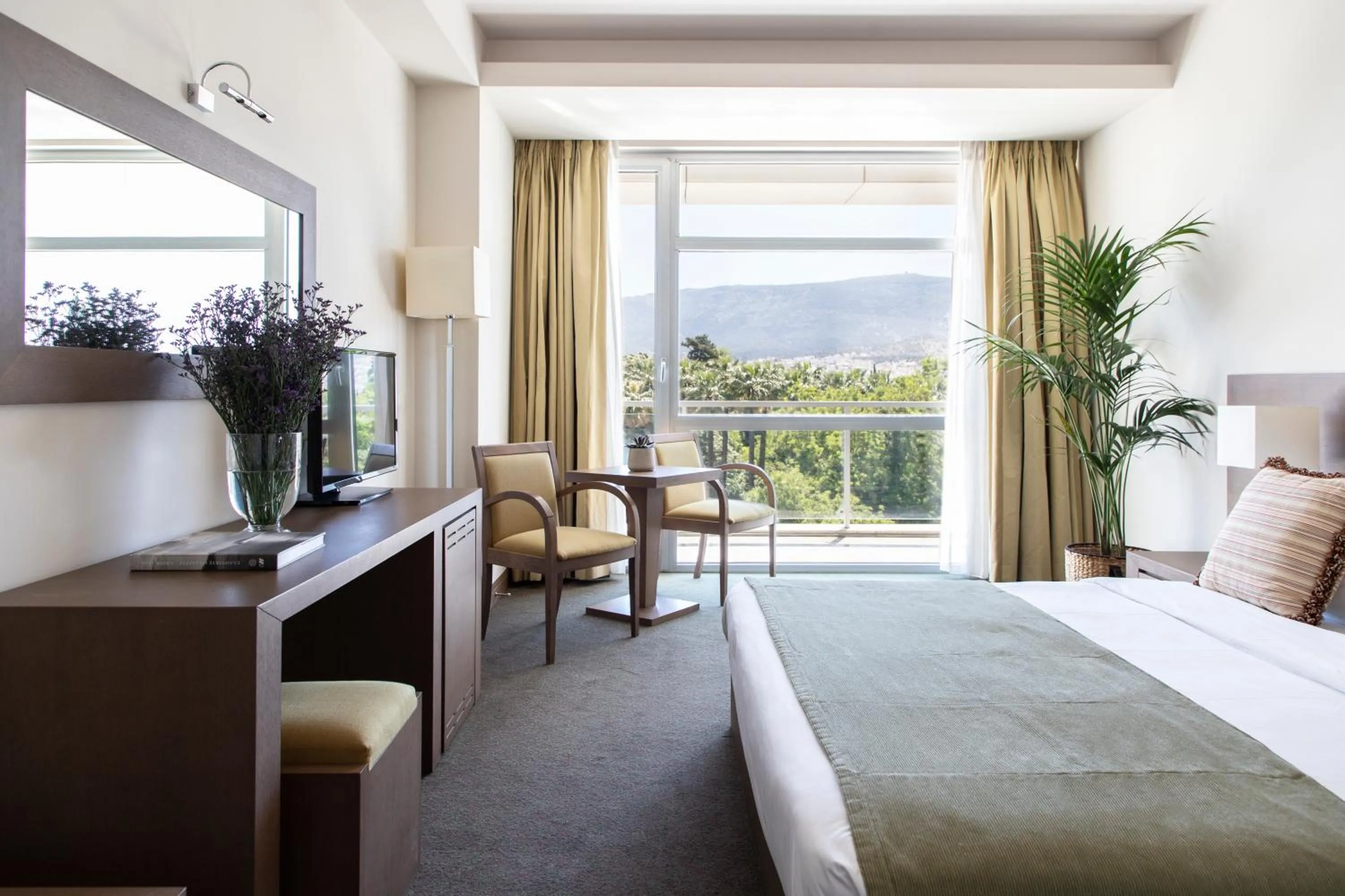 Deluxe Double or Twin Room with Balcony in Amalia Hotel Athens