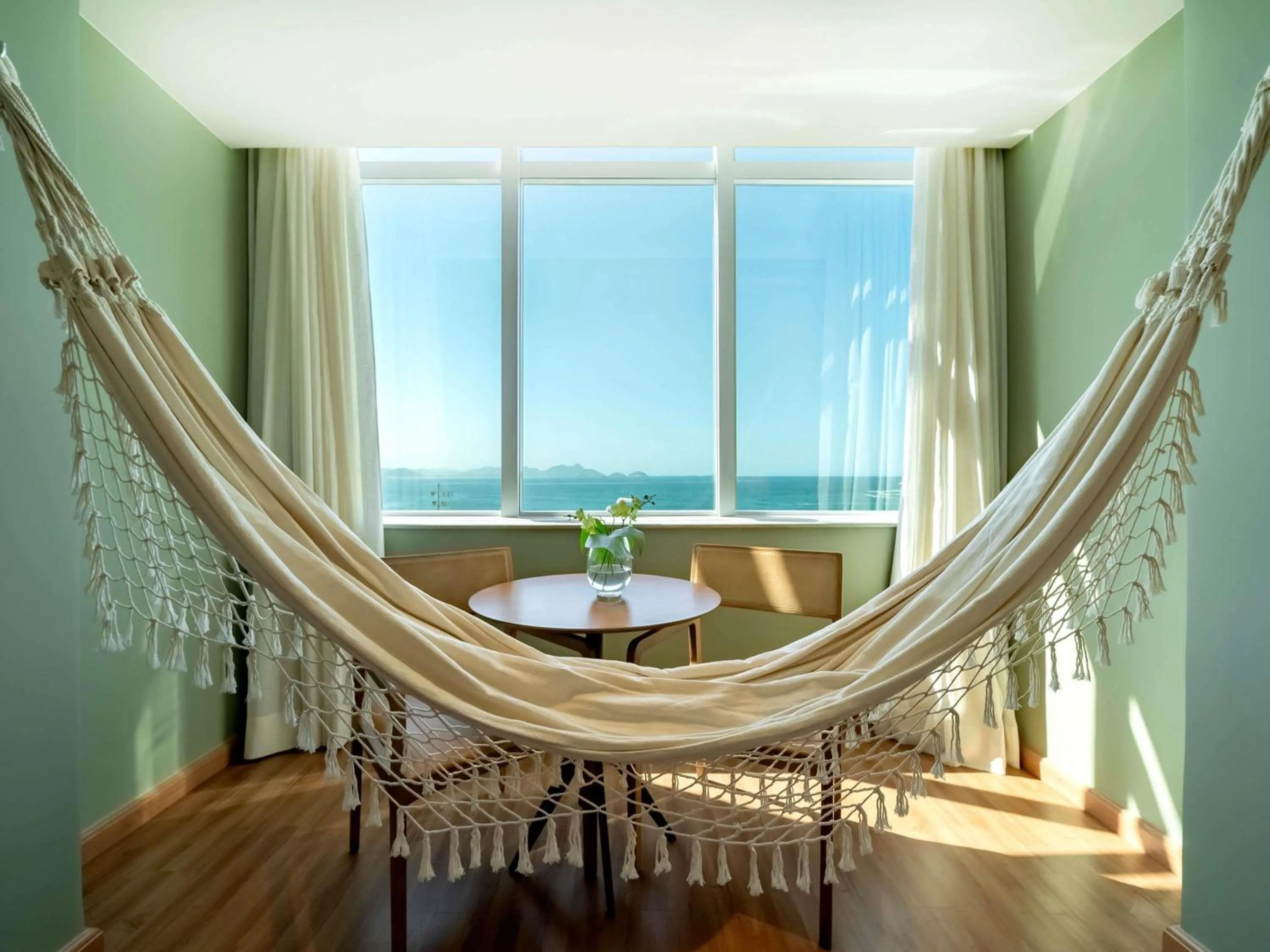 Premium Executive Twin Room with Sea View in Grand Mercure Rio de Janeiro Copacabana