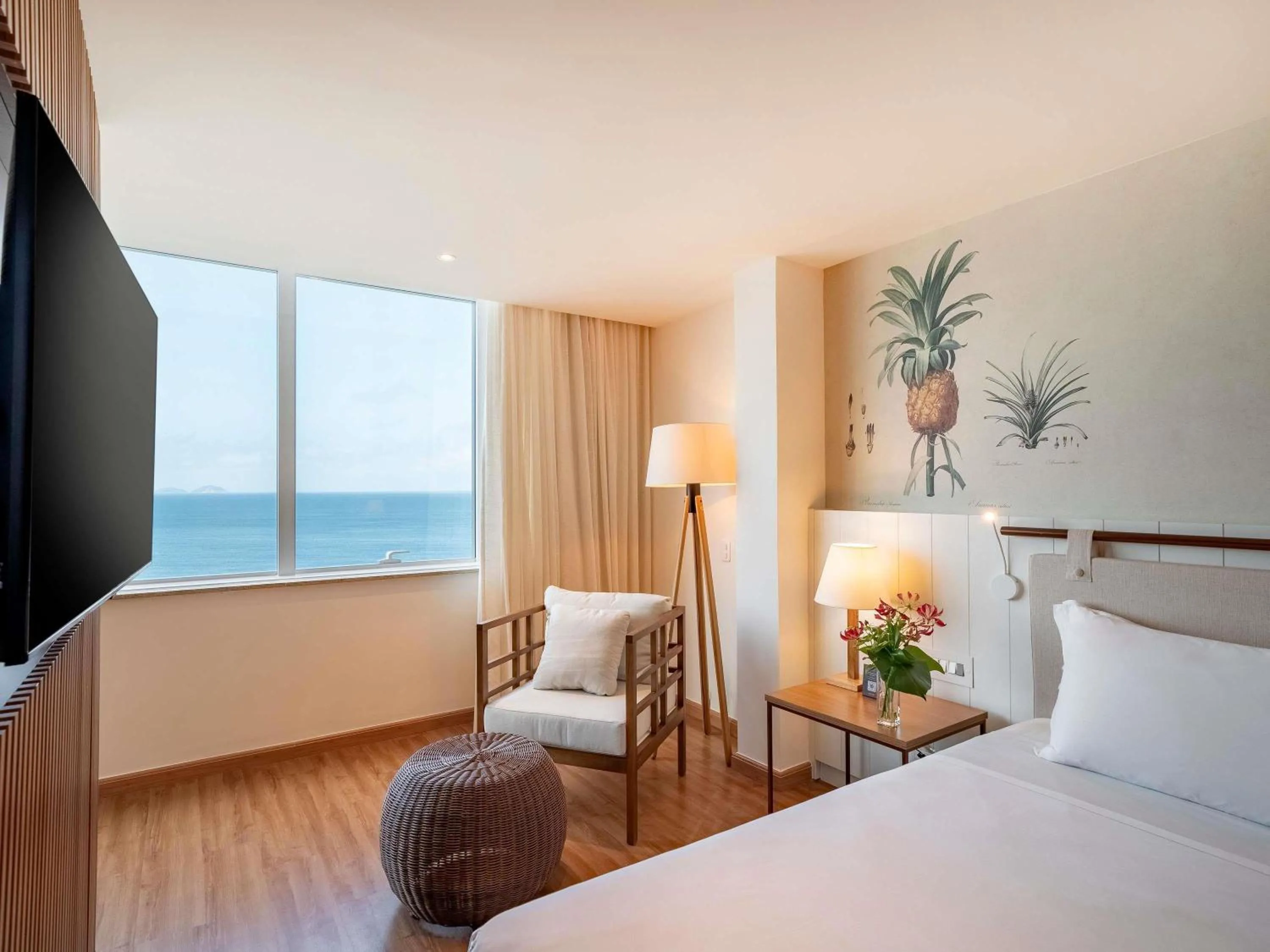 Executive King Suite with Sea View in Grand Mercure Rio de Janeiro Copacabana