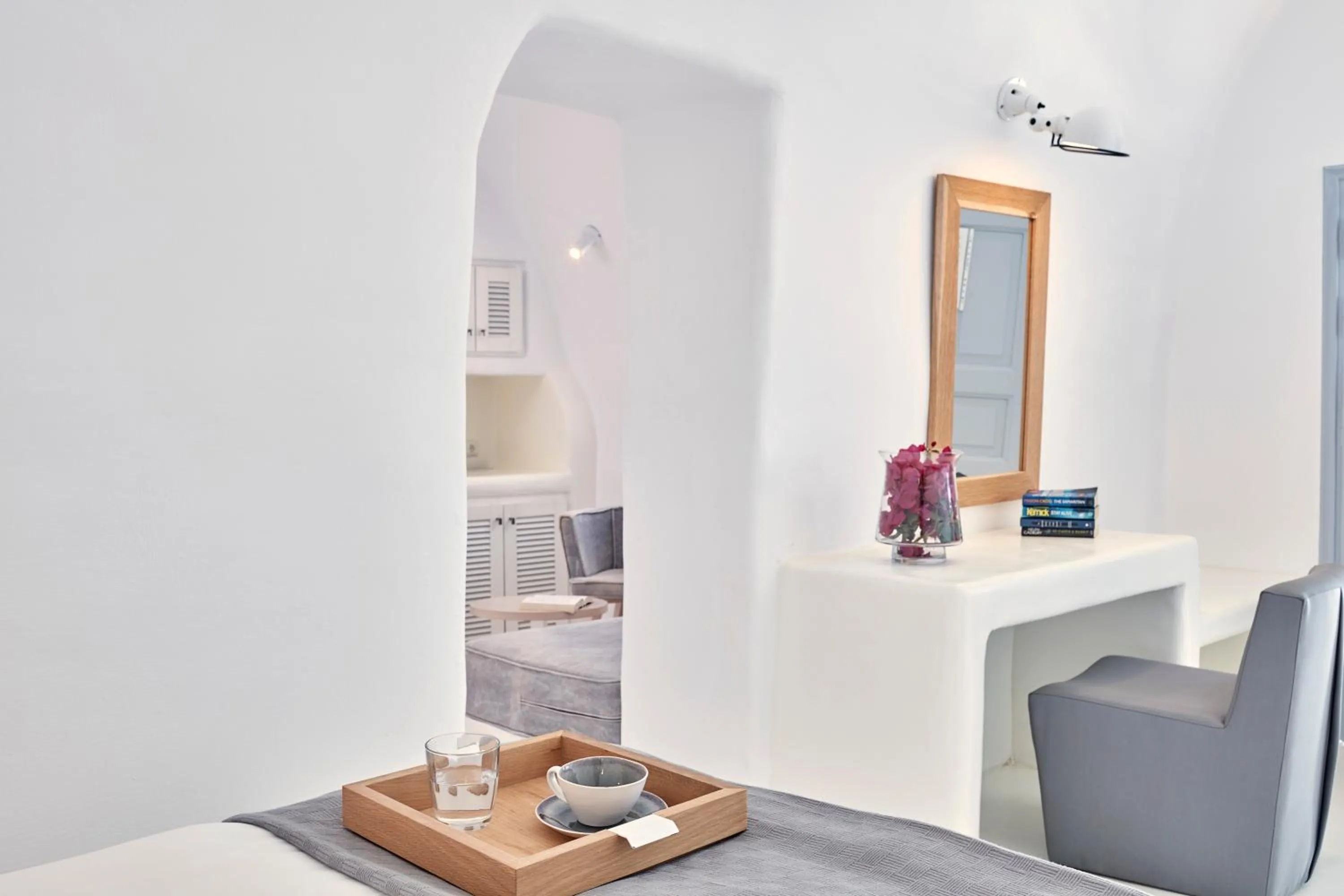 Deluxe Room with Caldera View in Cliff Side Suites