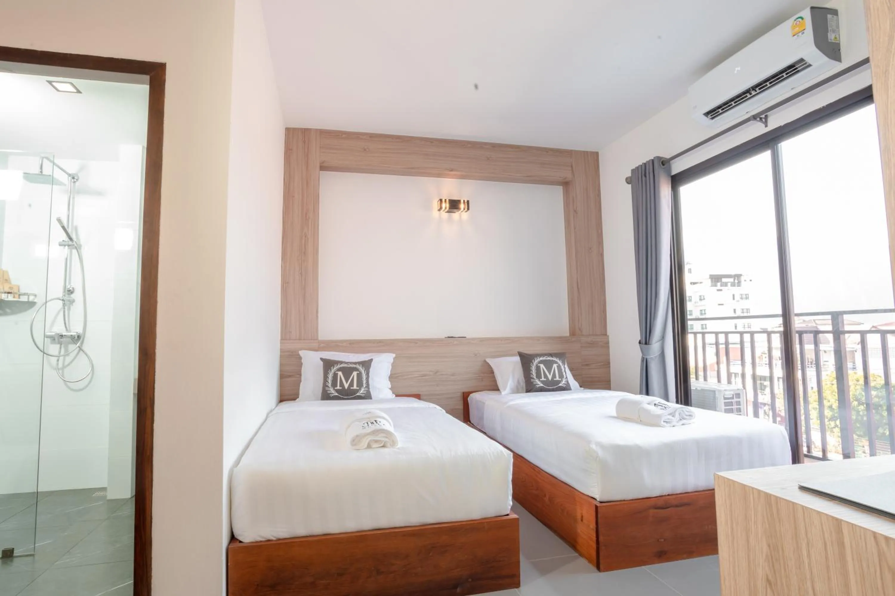 Standard Twin Room in M&M Hotel