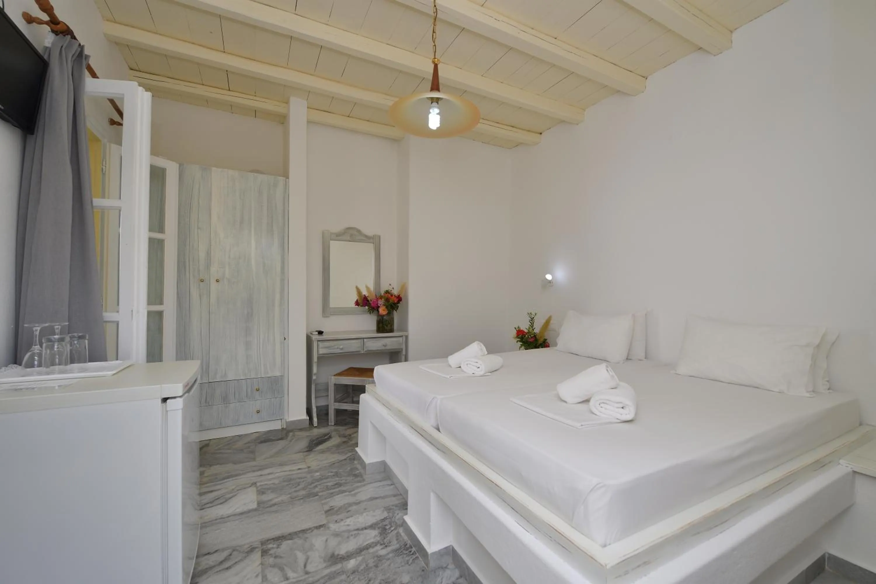 Superior Bungalow in Surfing Beach Village Paros