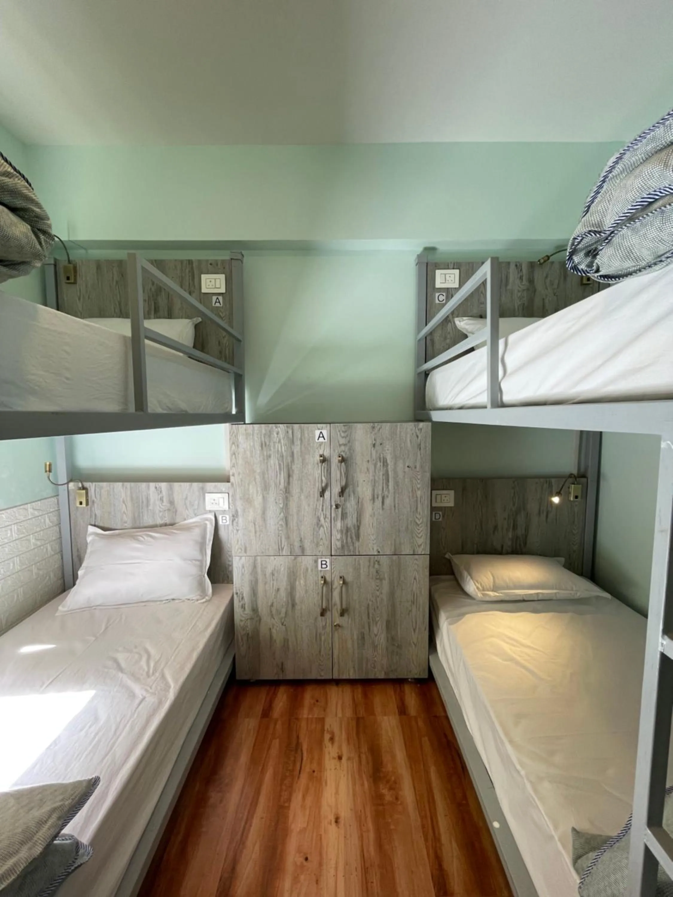 Bed in 4-Bed Mixed Dormitory Room in Eevolve Dharamkot - An Eco Hostel