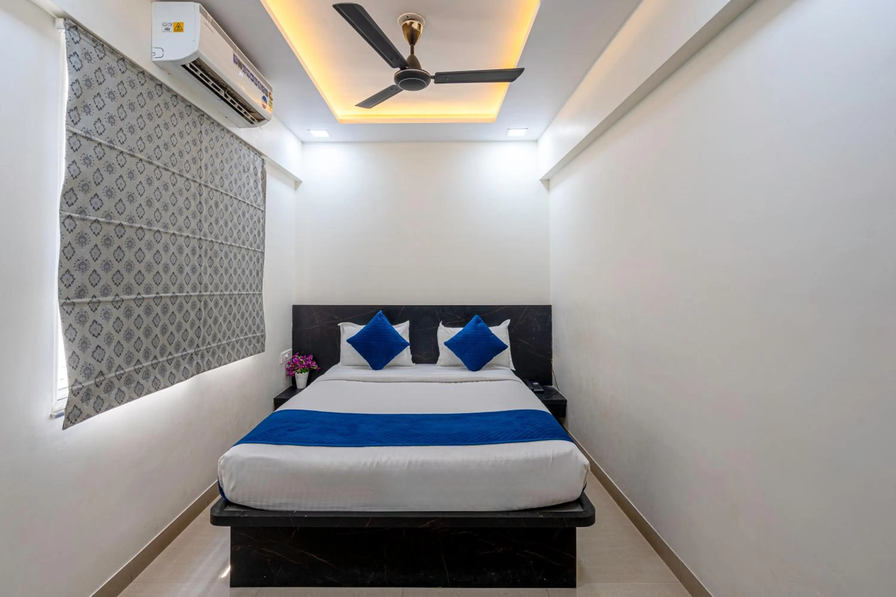 Budget Double Room - single occupancy in StayBird - Silver Oak, An Apartment Hotel, Kharadi