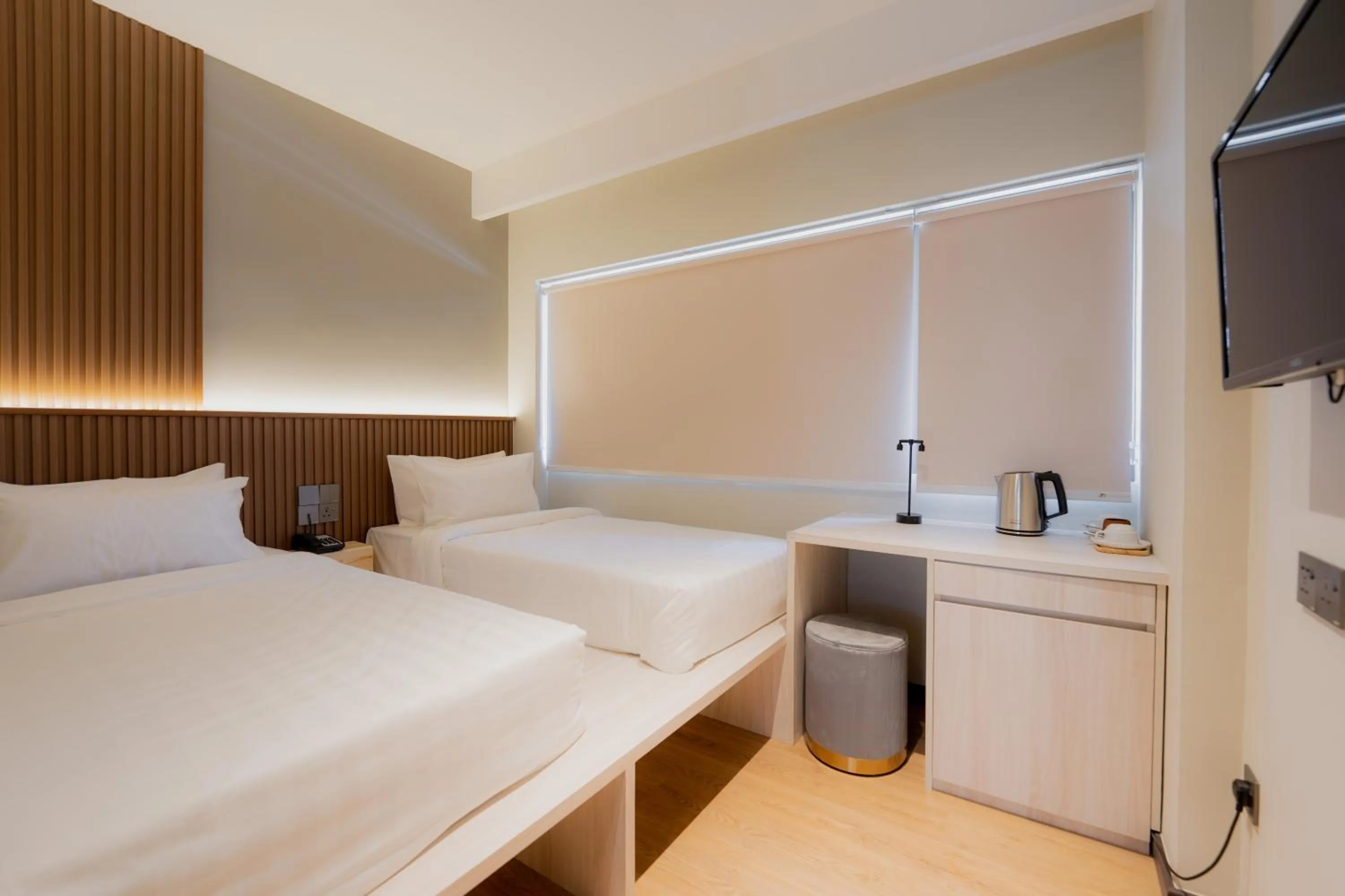 Superior Twin Room with City View in Matata Hotel Kota Kinabalu