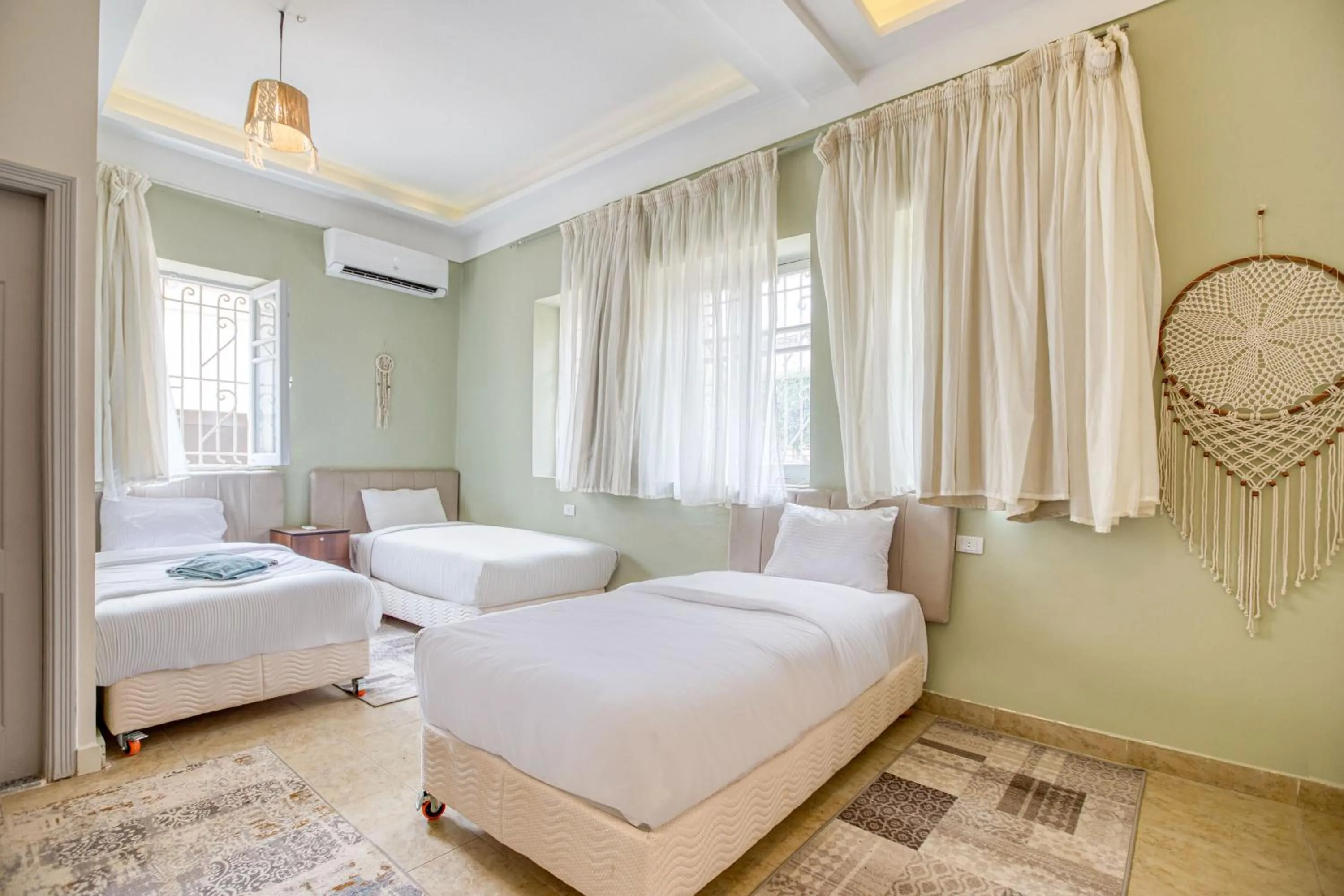 Deluxe Family Room with Pyramids View in Villa Khufu Pyramids Hotel