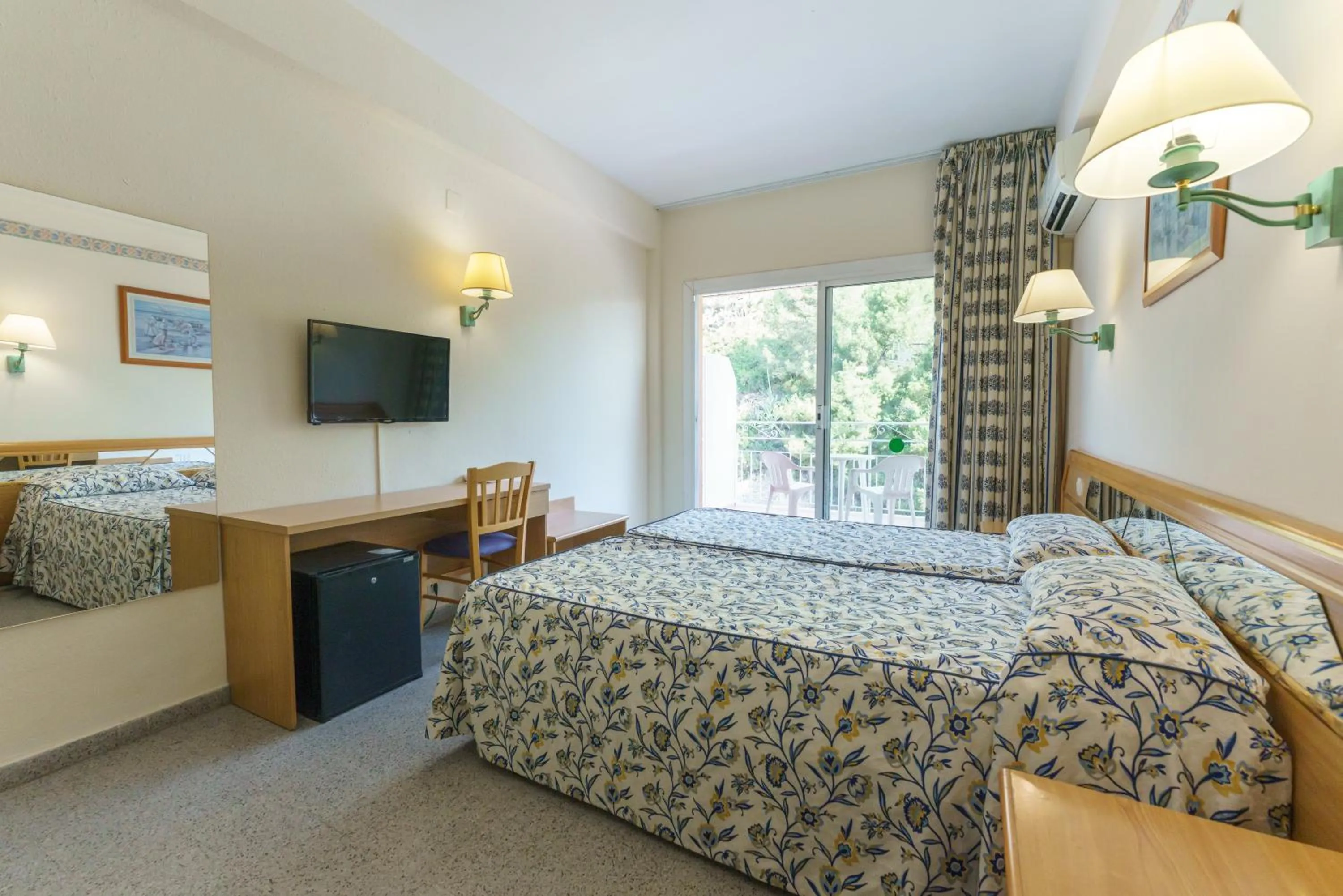 Double Room in Checkin Catalonia