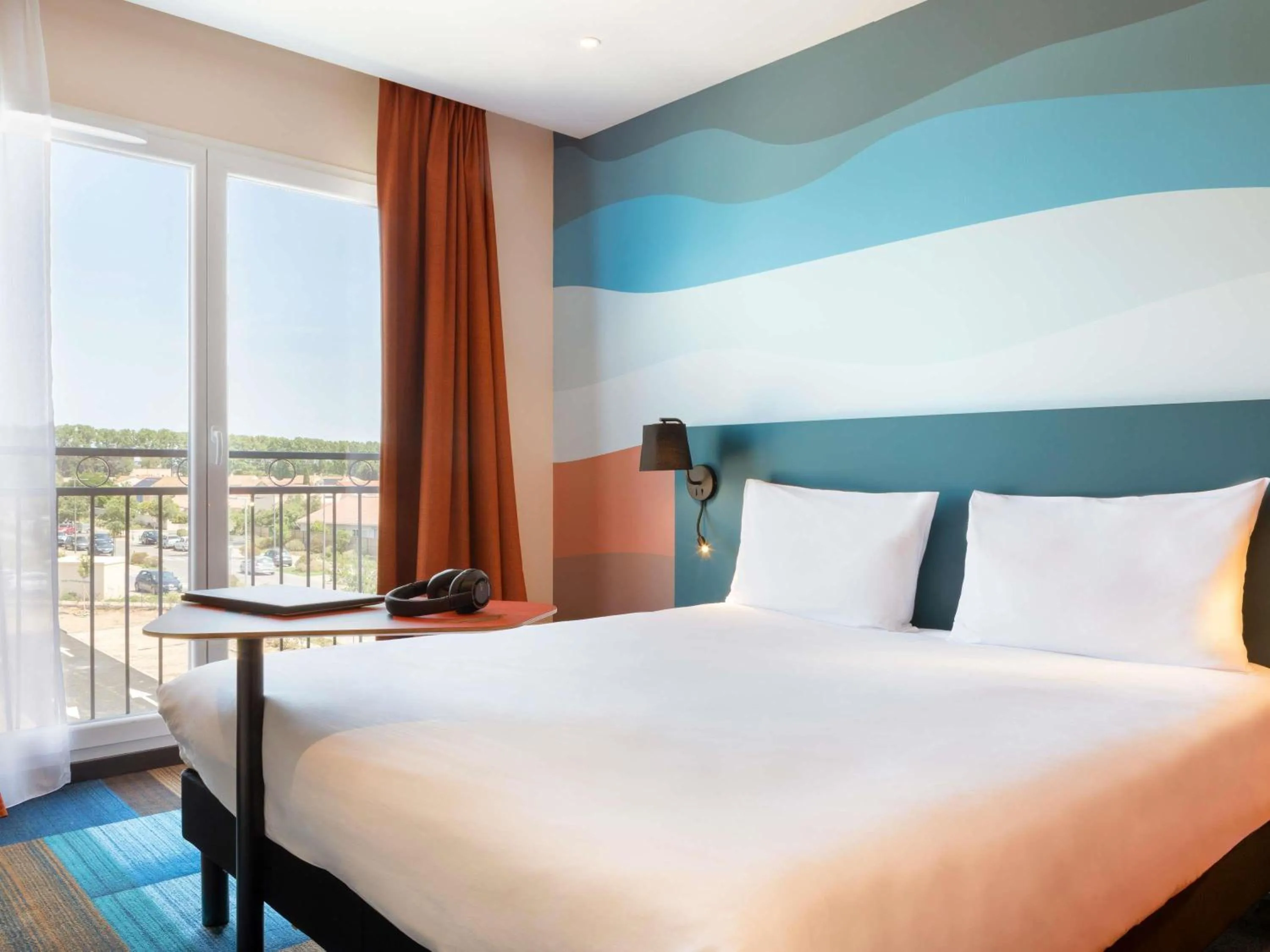 Standard Double Room in Ibis Styles Miramas