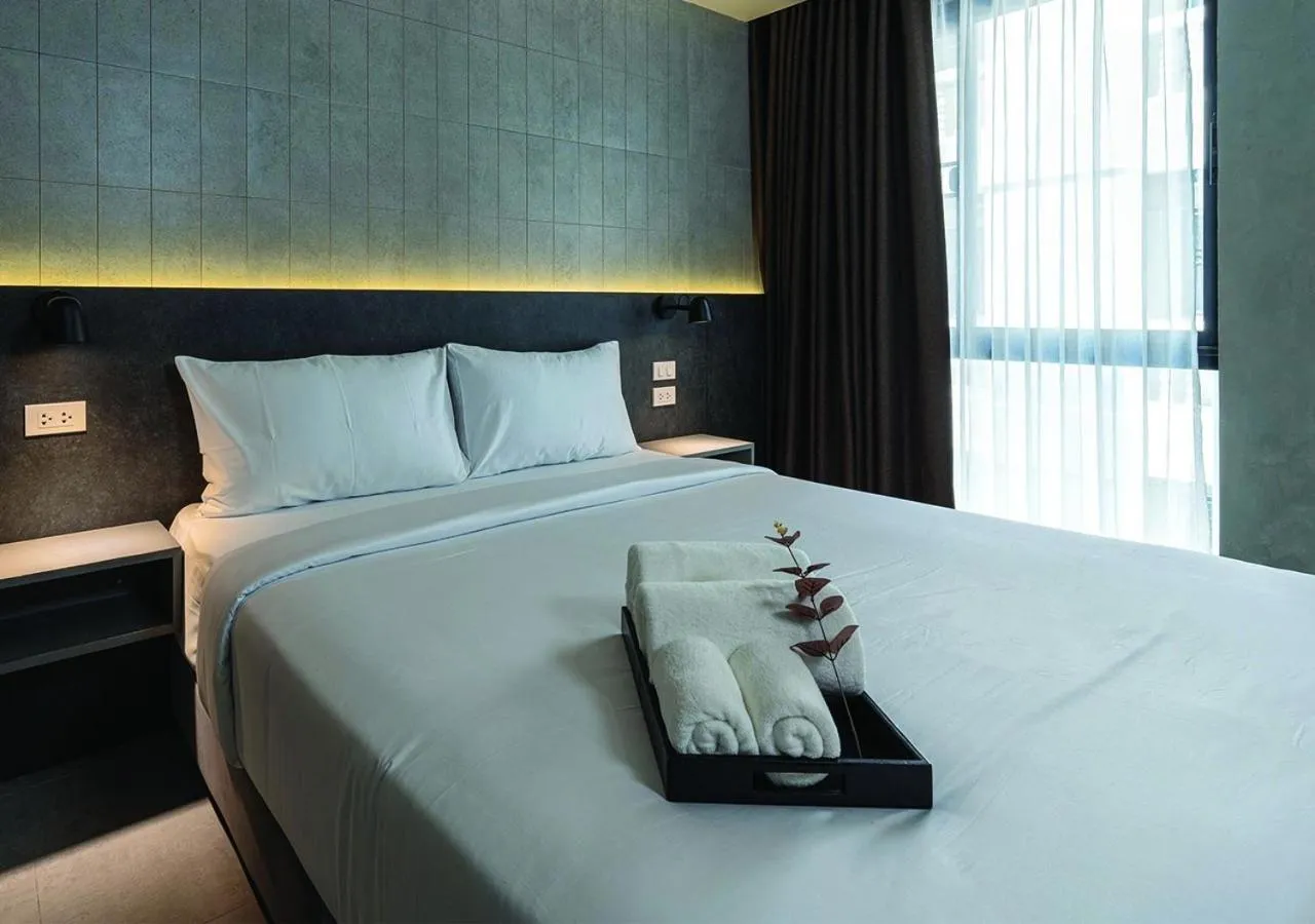 Double Room with Balcony in EX2 Hotel