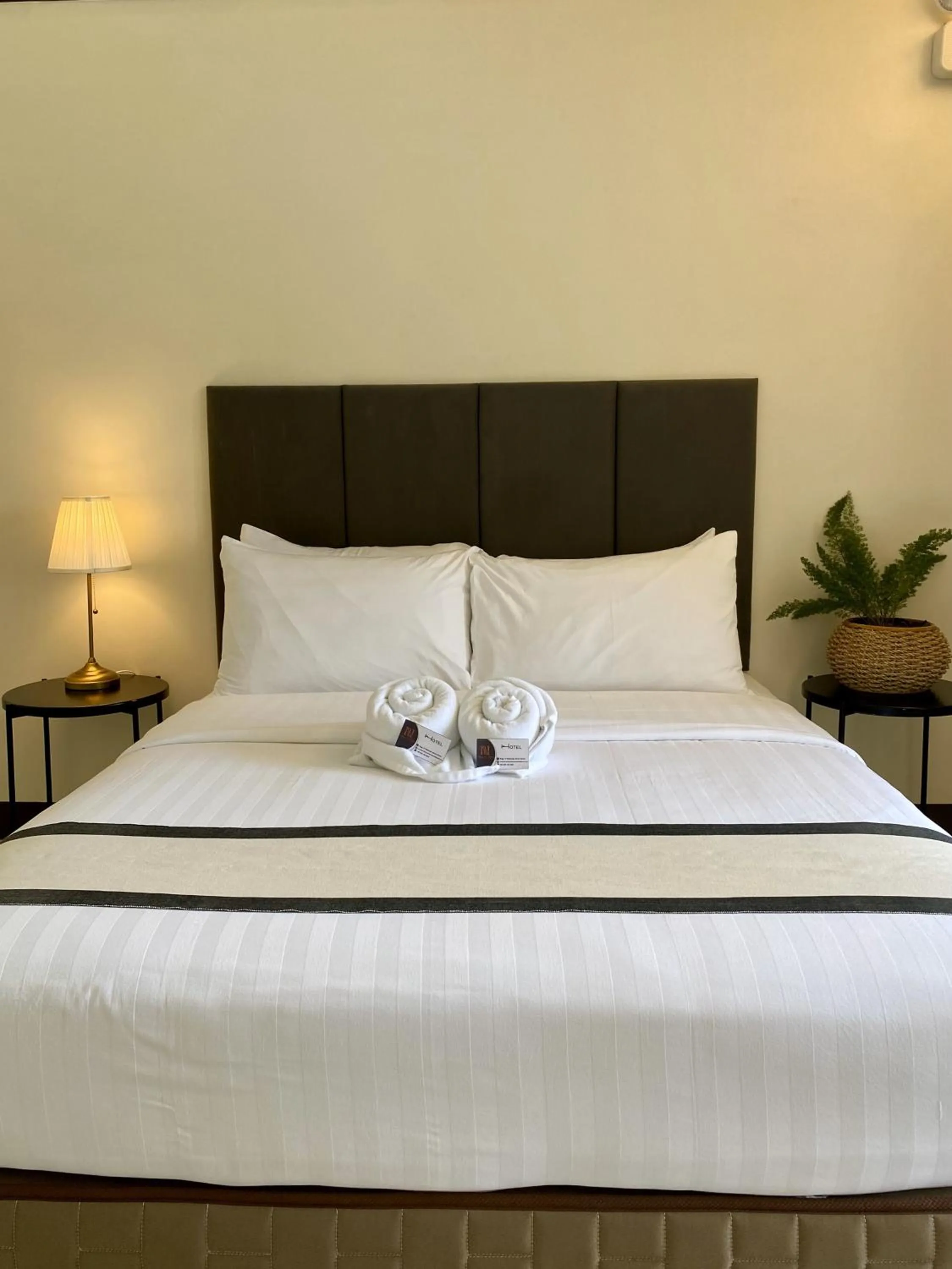 Deluxe Queen Room in Plaza Del Norte Hotel and Convention Center