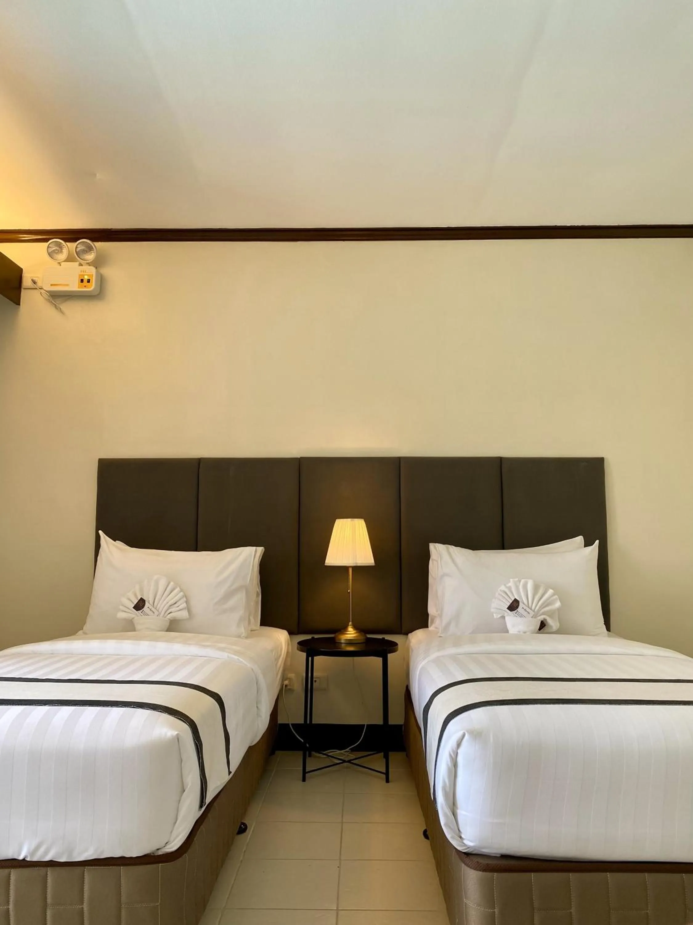 Deluxe Twin Room in Plaza Del Norte Hotel and Convention Center