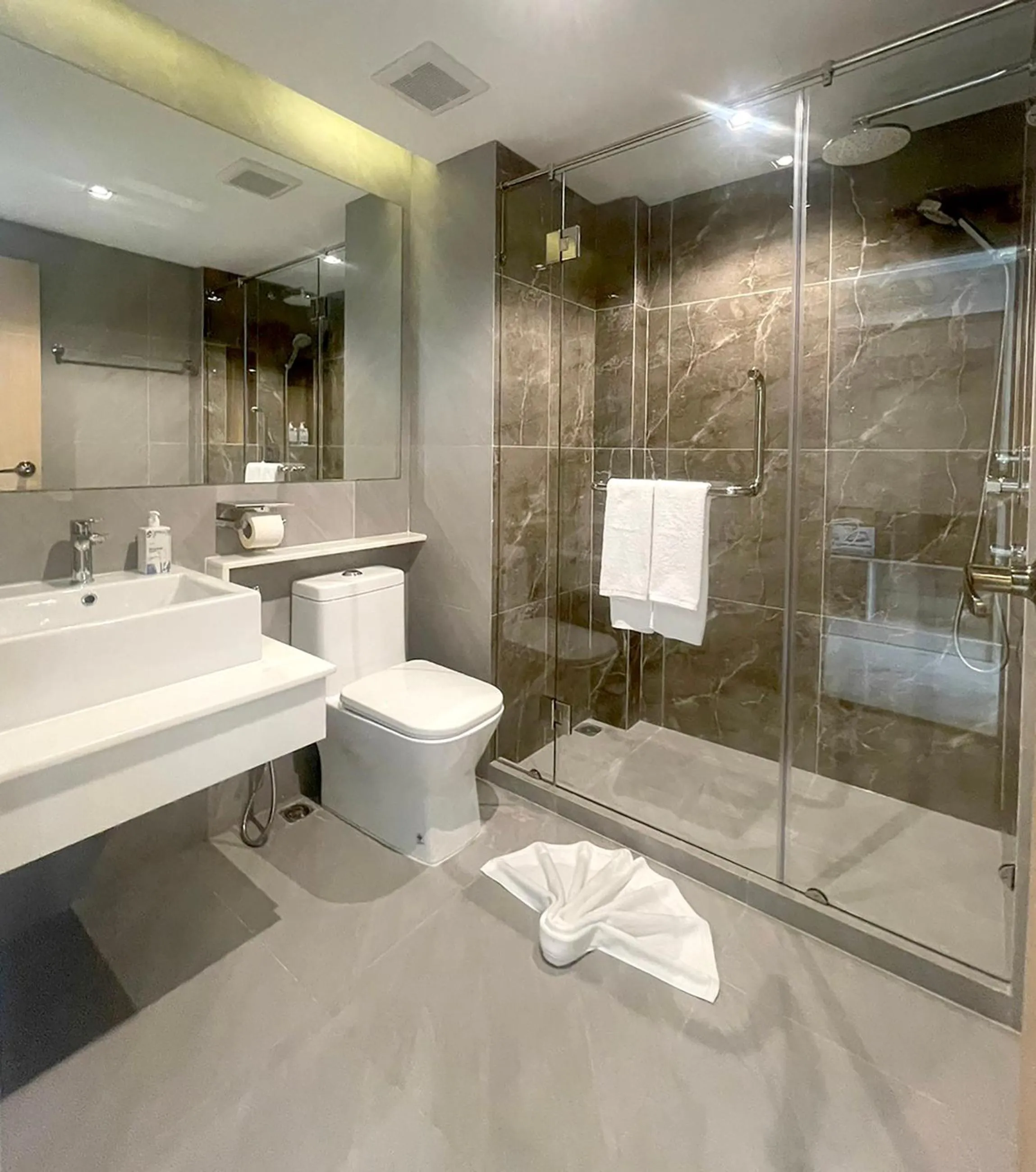 Deluxe Suite in The 9 Residence Hotel