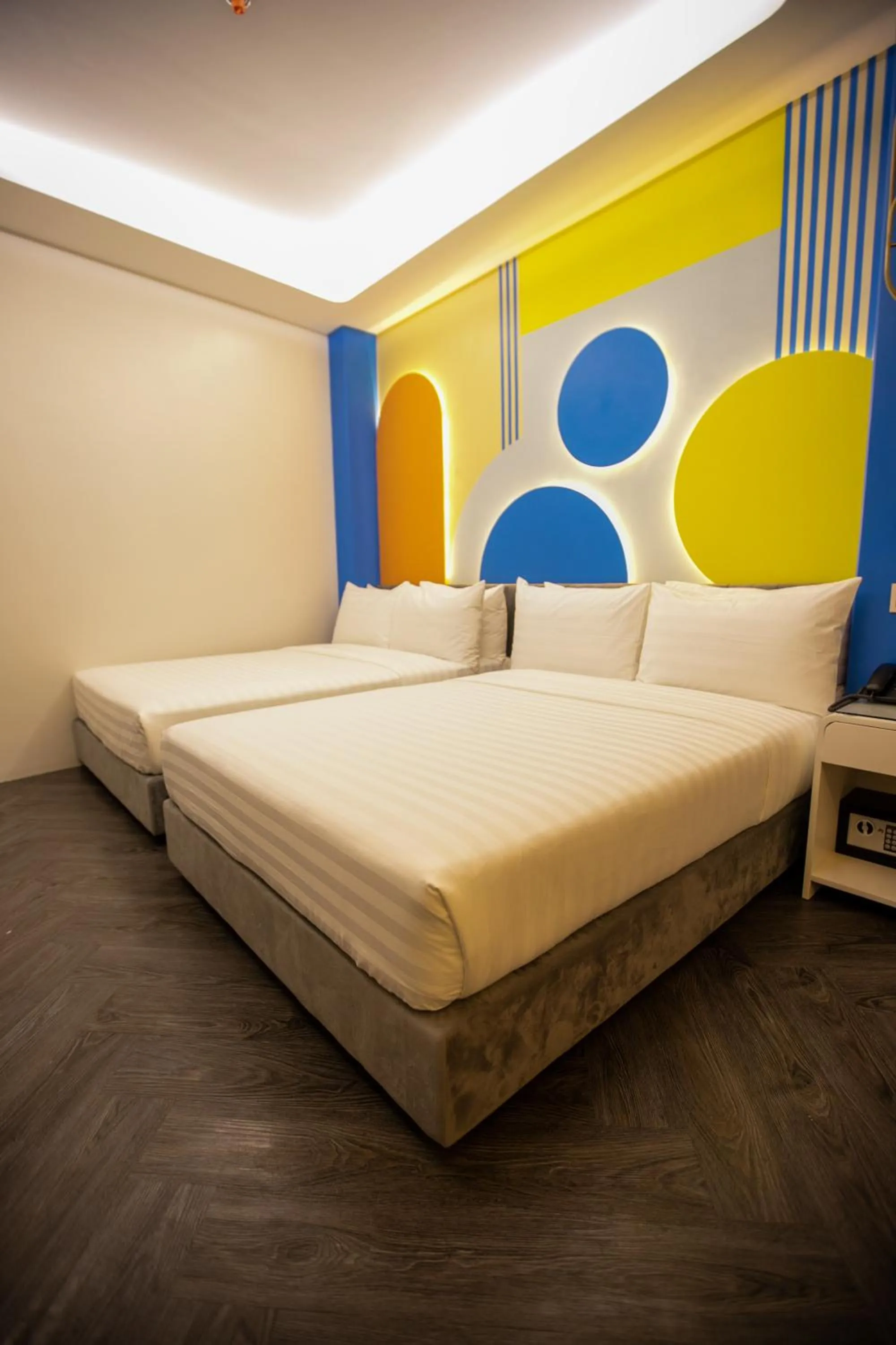 Deluxe Queen Suite in M.Y. Hotel