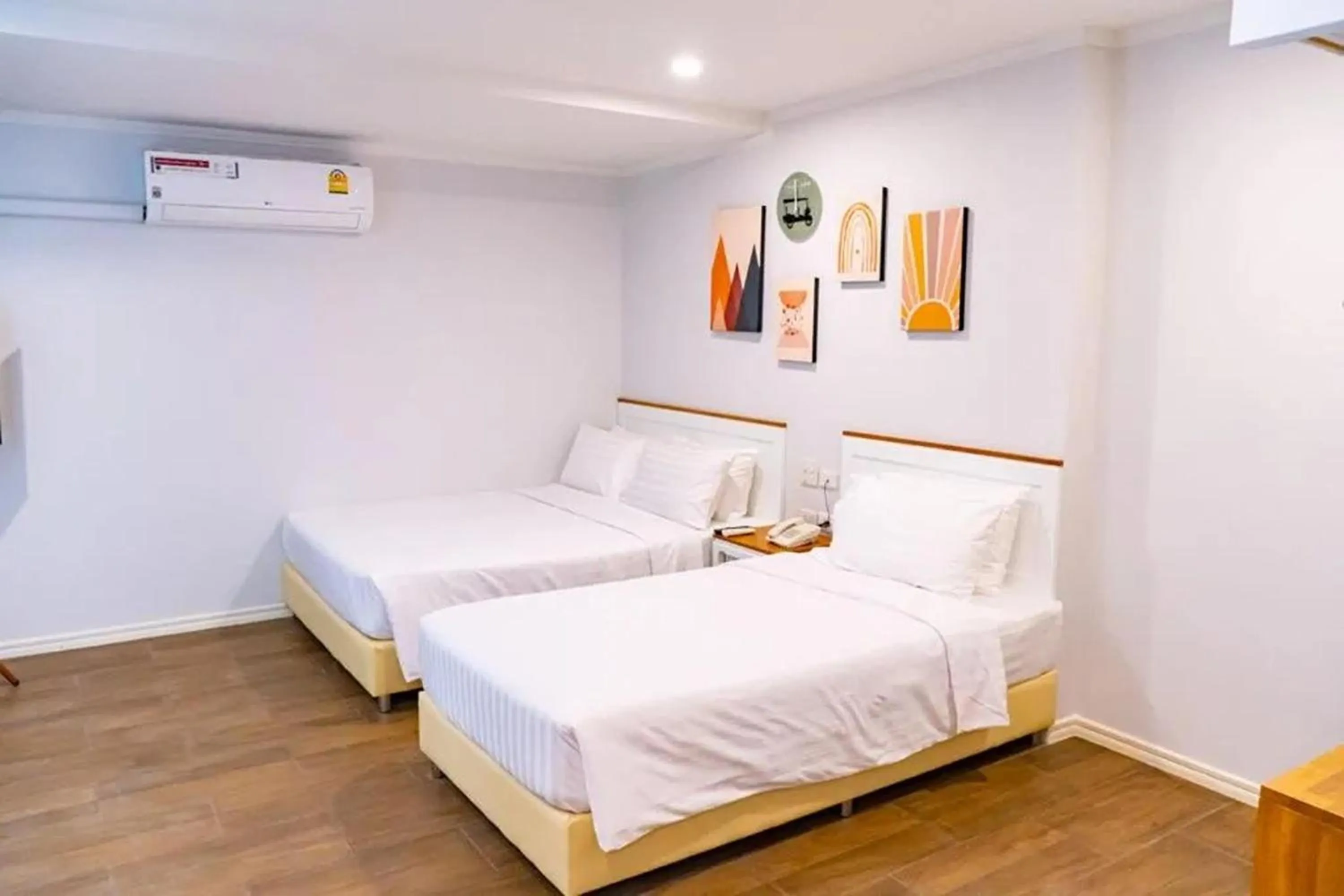 Standard Twin Room in J PLACE HOTEL