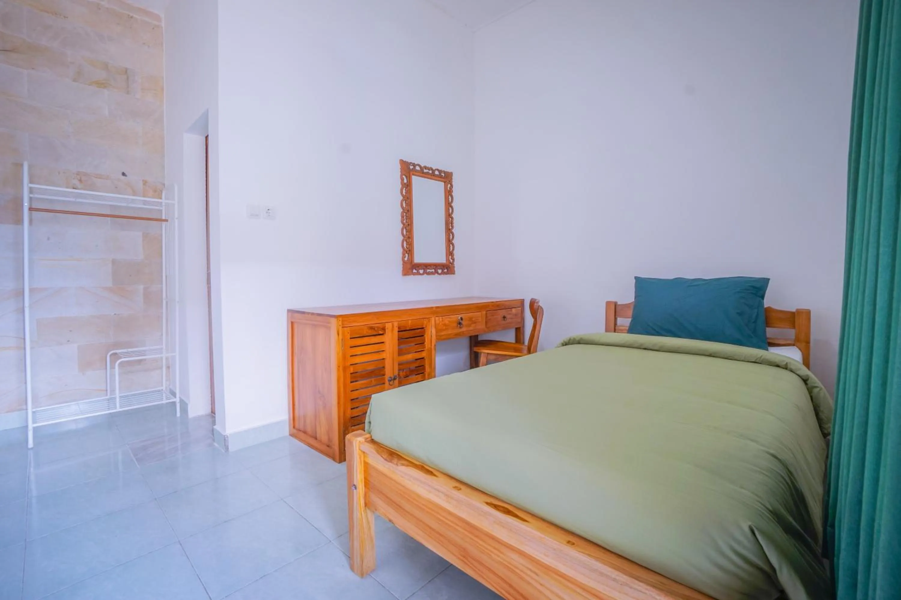 Single Room with Private Bathroom - single occupancy in Kos Bulan Bali