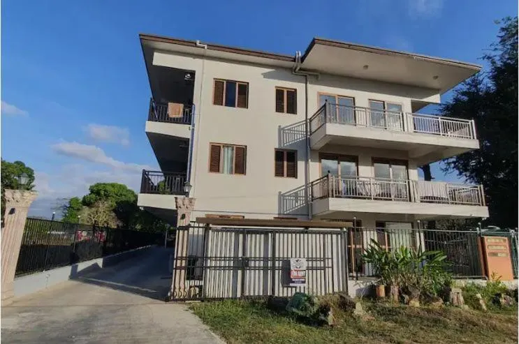 Three-Bedroom Apartment in Nena Accomodations