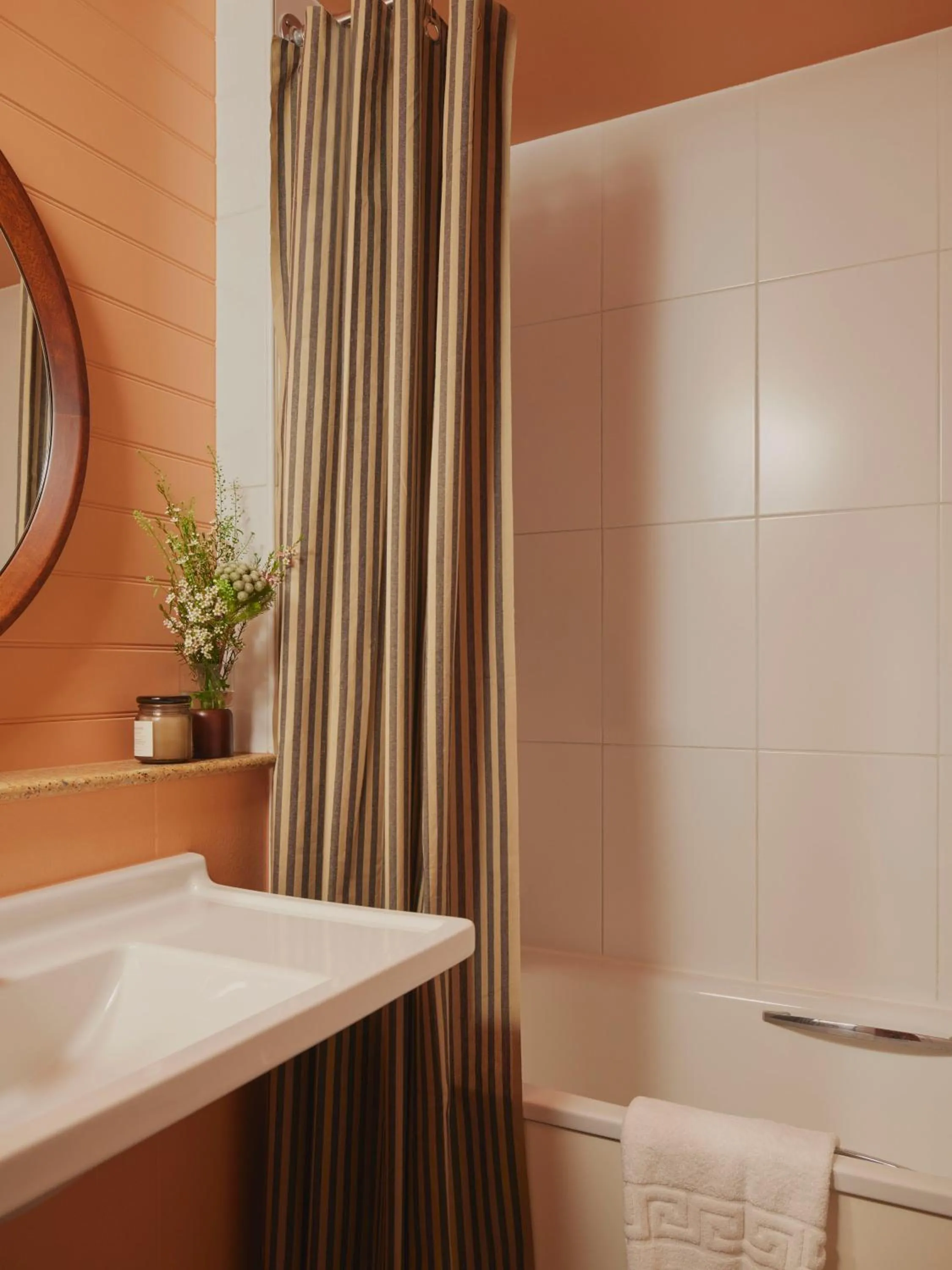 Locke Studio in Ember Locke Kensington