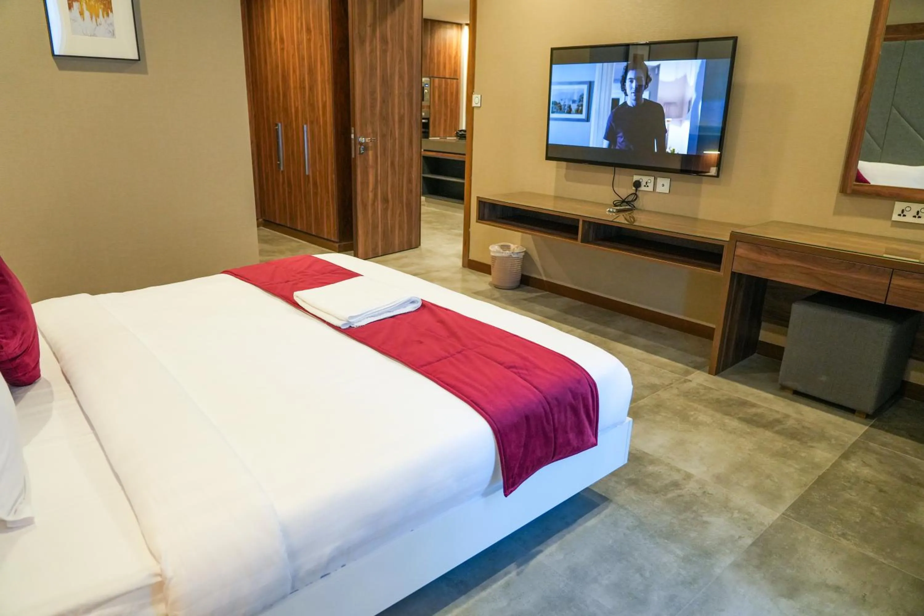 One-Bedroom Suite in Modern Heights