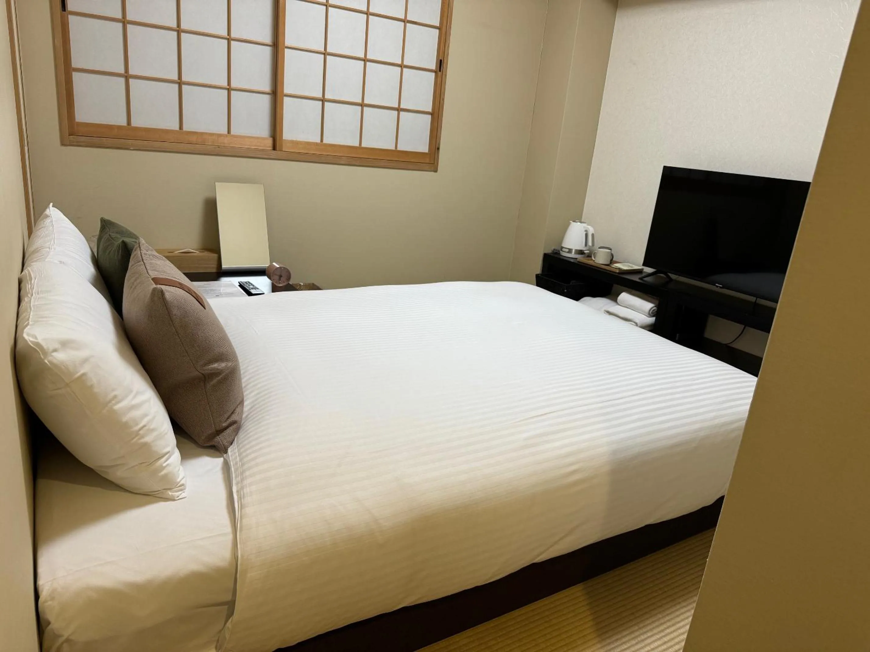 Small Double Room in R Hotel-The Atelier Shinsaibashi East
