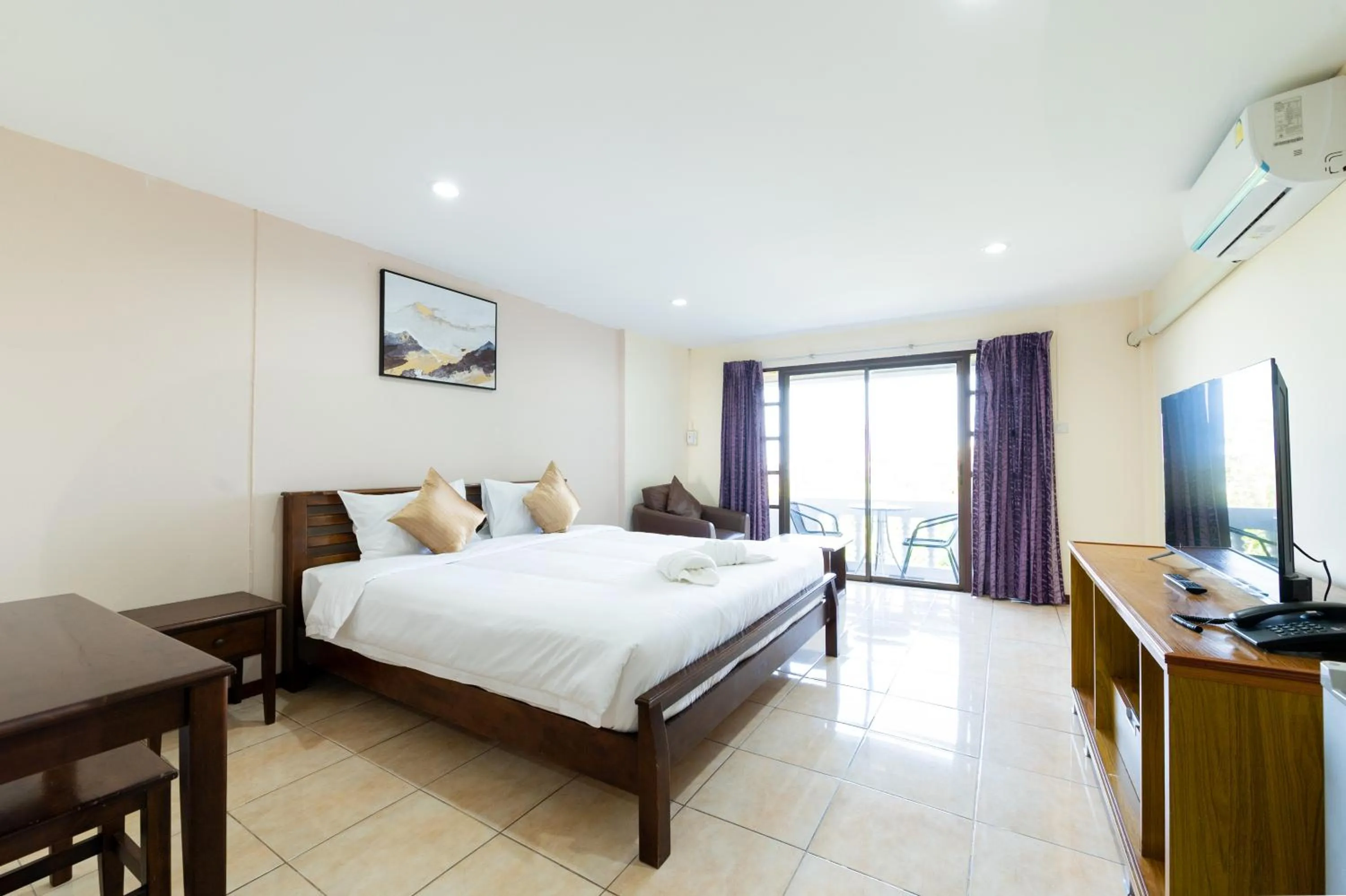 Superior Double Room in Hillside Resort