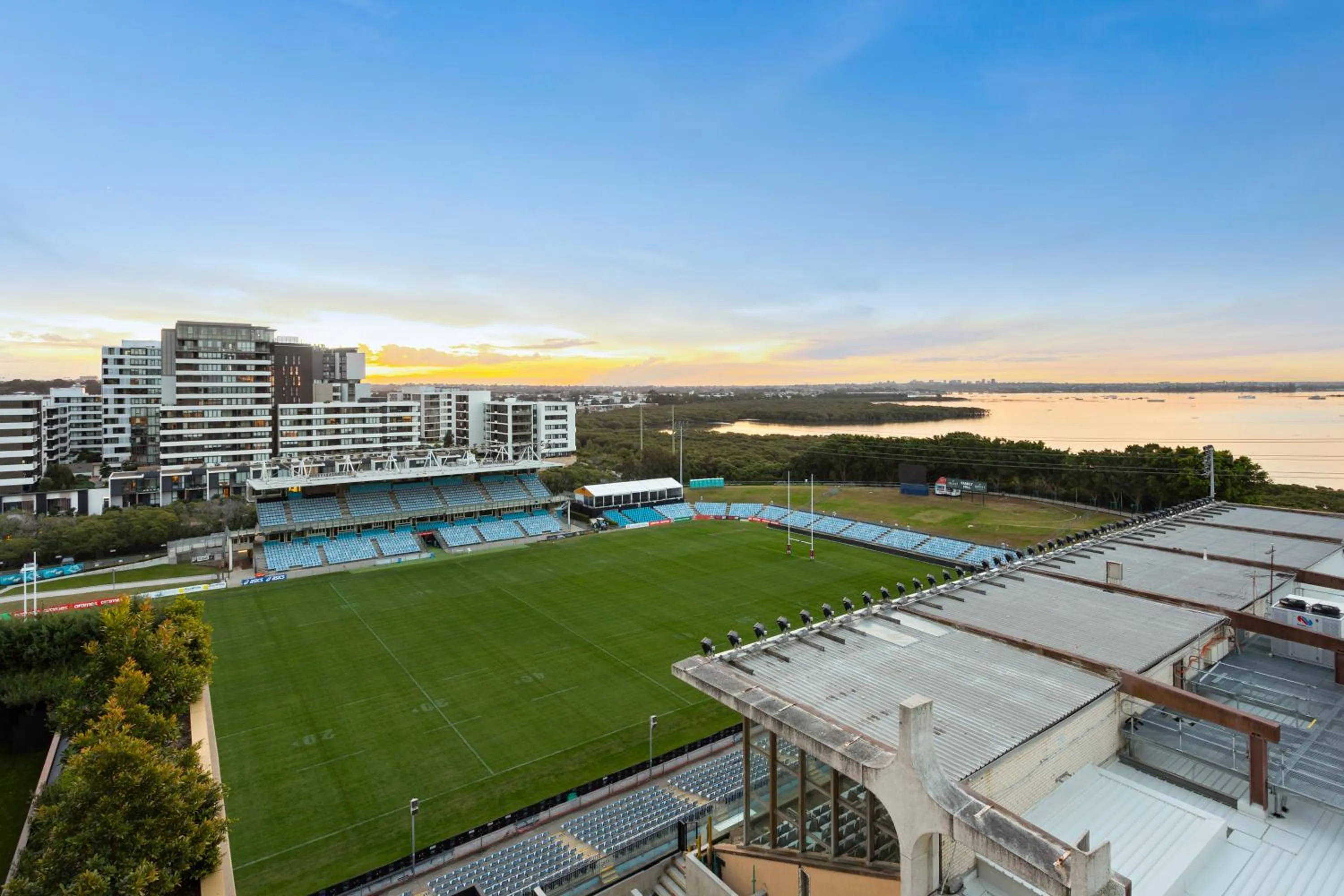 Three-Bedroom Apartment with Balcony in Quest Woolooware Bay