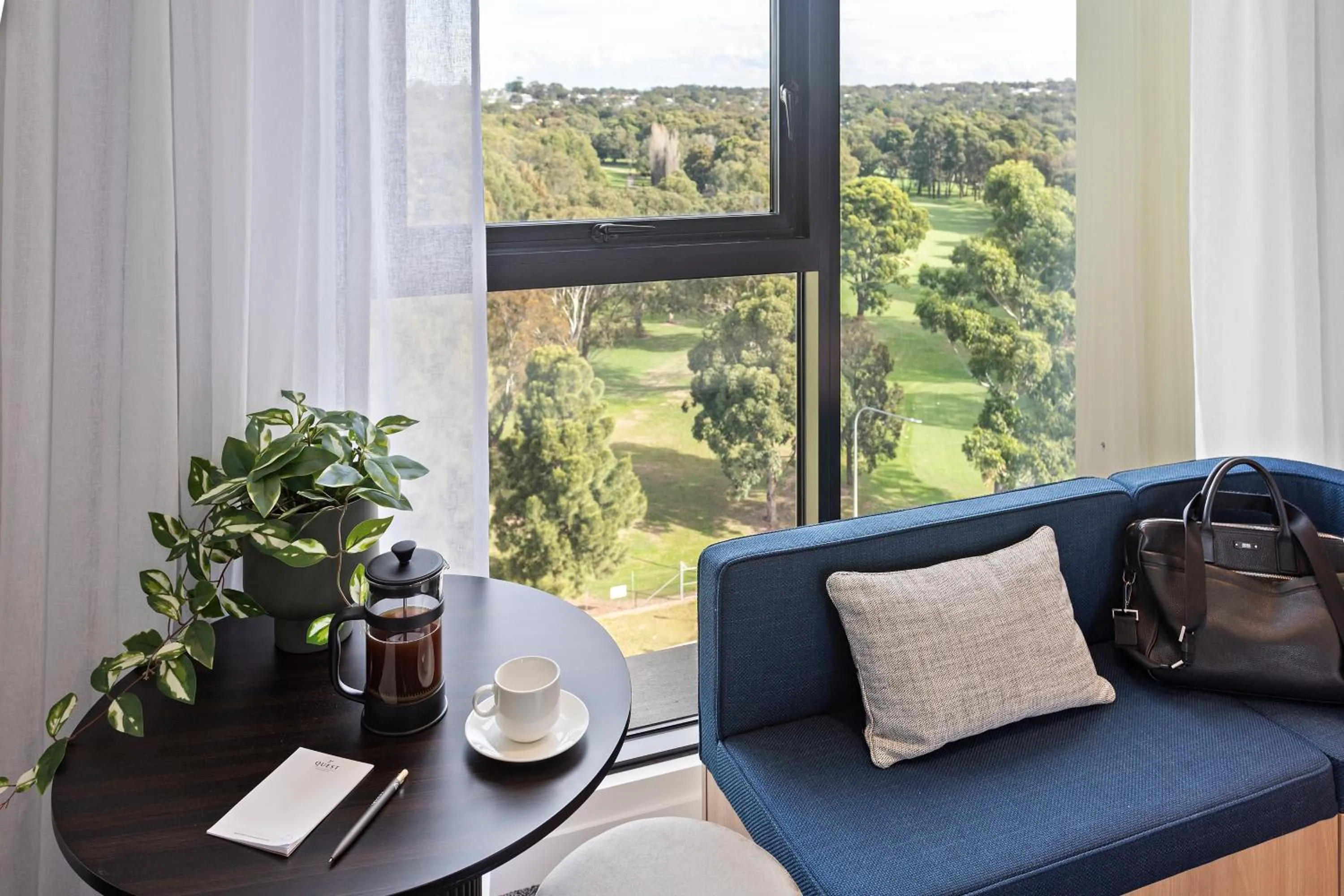 Deluxe Two-Bedroom Family Apartment in Quest Woolooware Bay