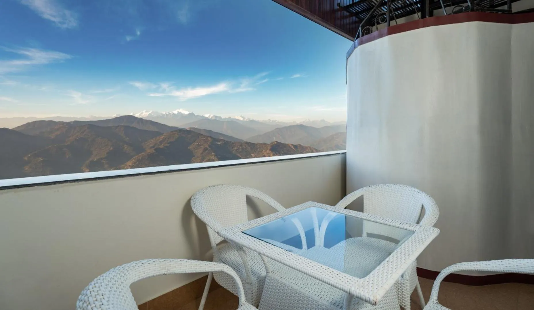 Penthouse with Lake View in Summit Sherpa Mountain Hotel & Spa