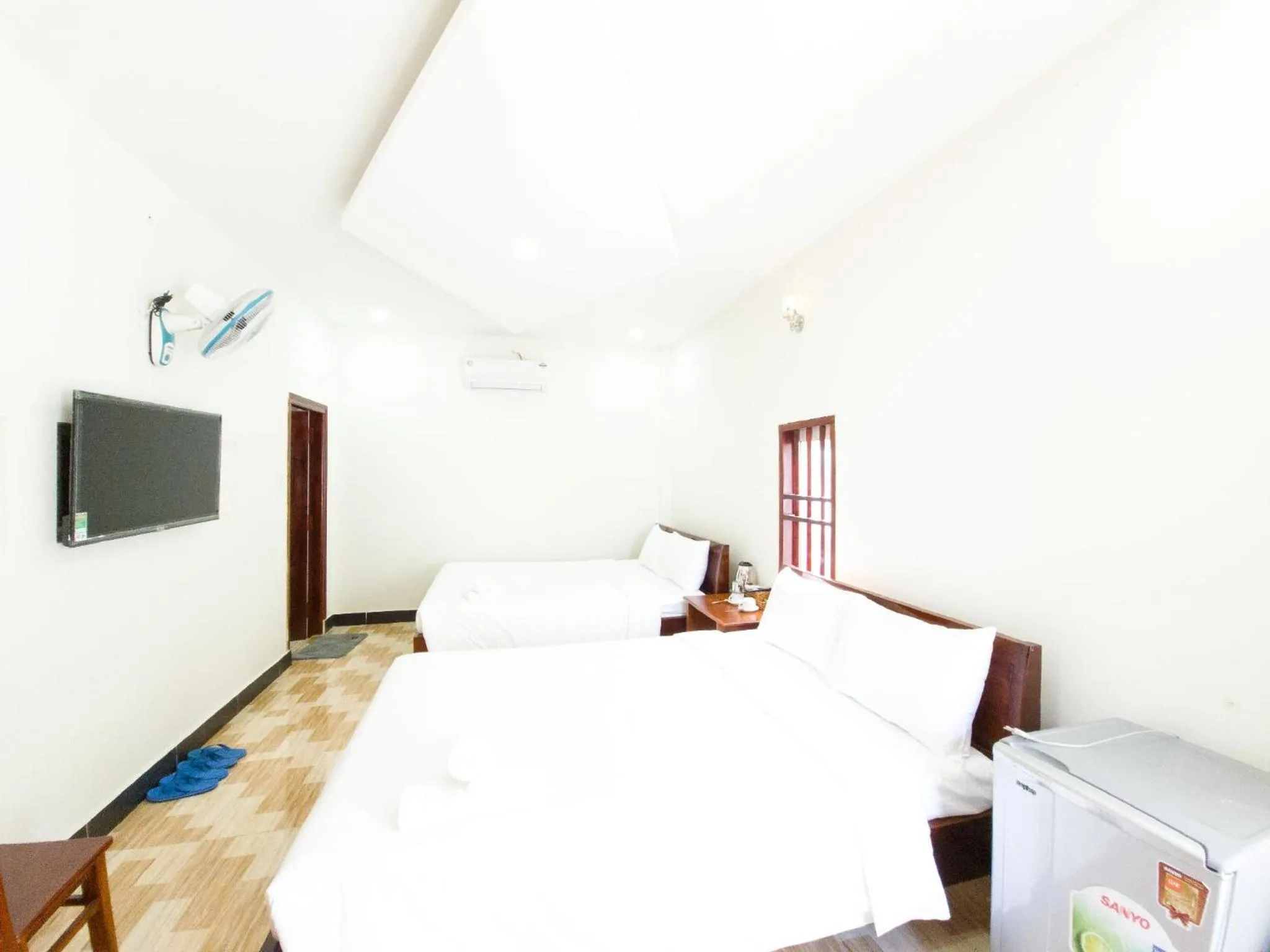 Superior Twin Room in Phúc Thắng Hotel