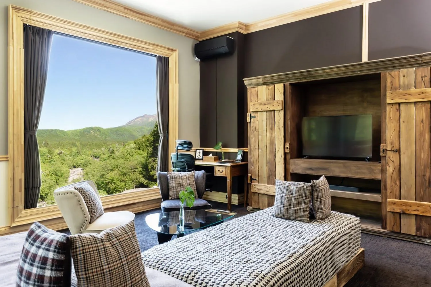 Luxury Triple Room with River View in Shelter Garden Nikko