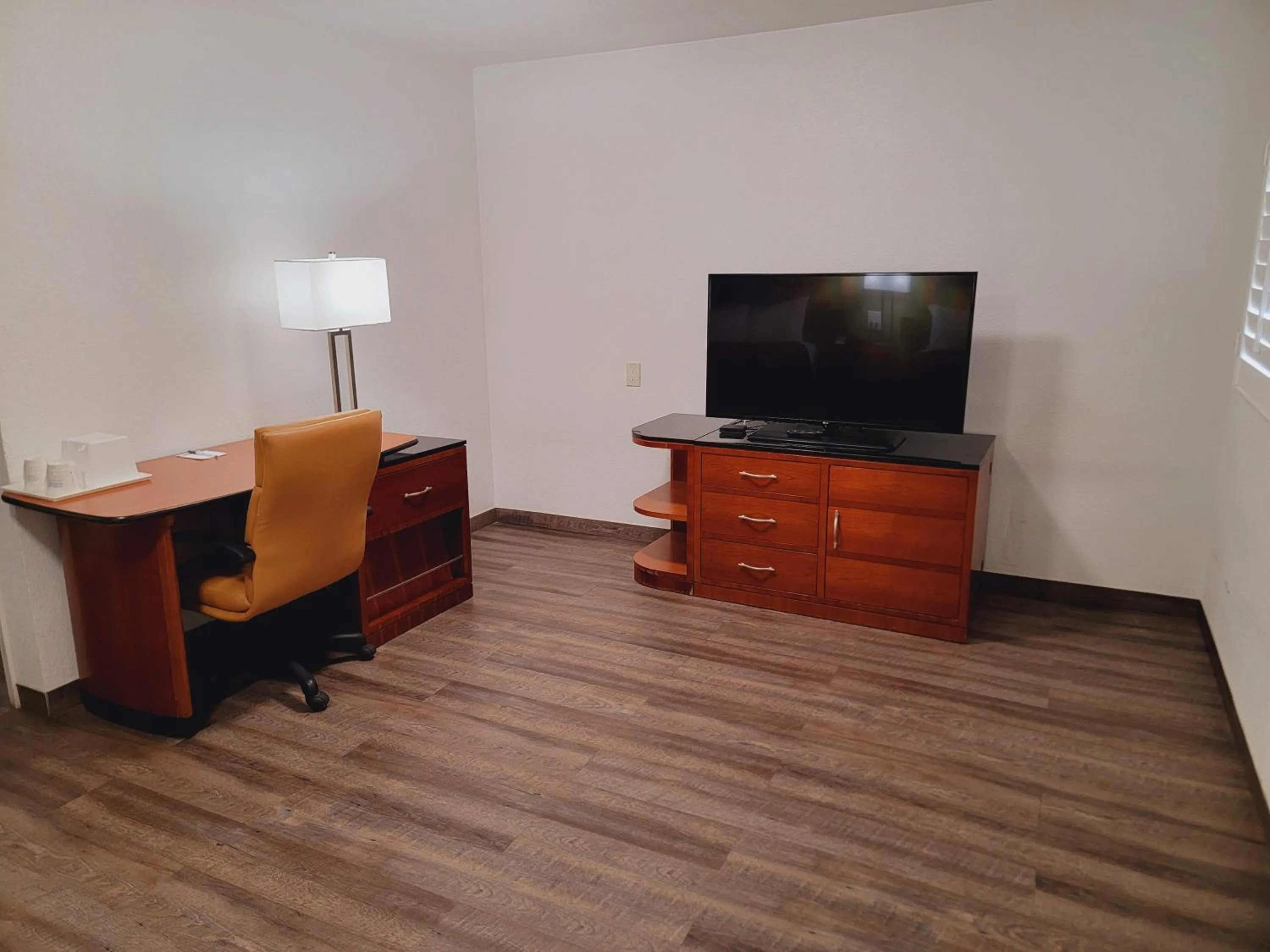 King Room - Non-Smoking in Super 8 by Wyndham El Centro North
