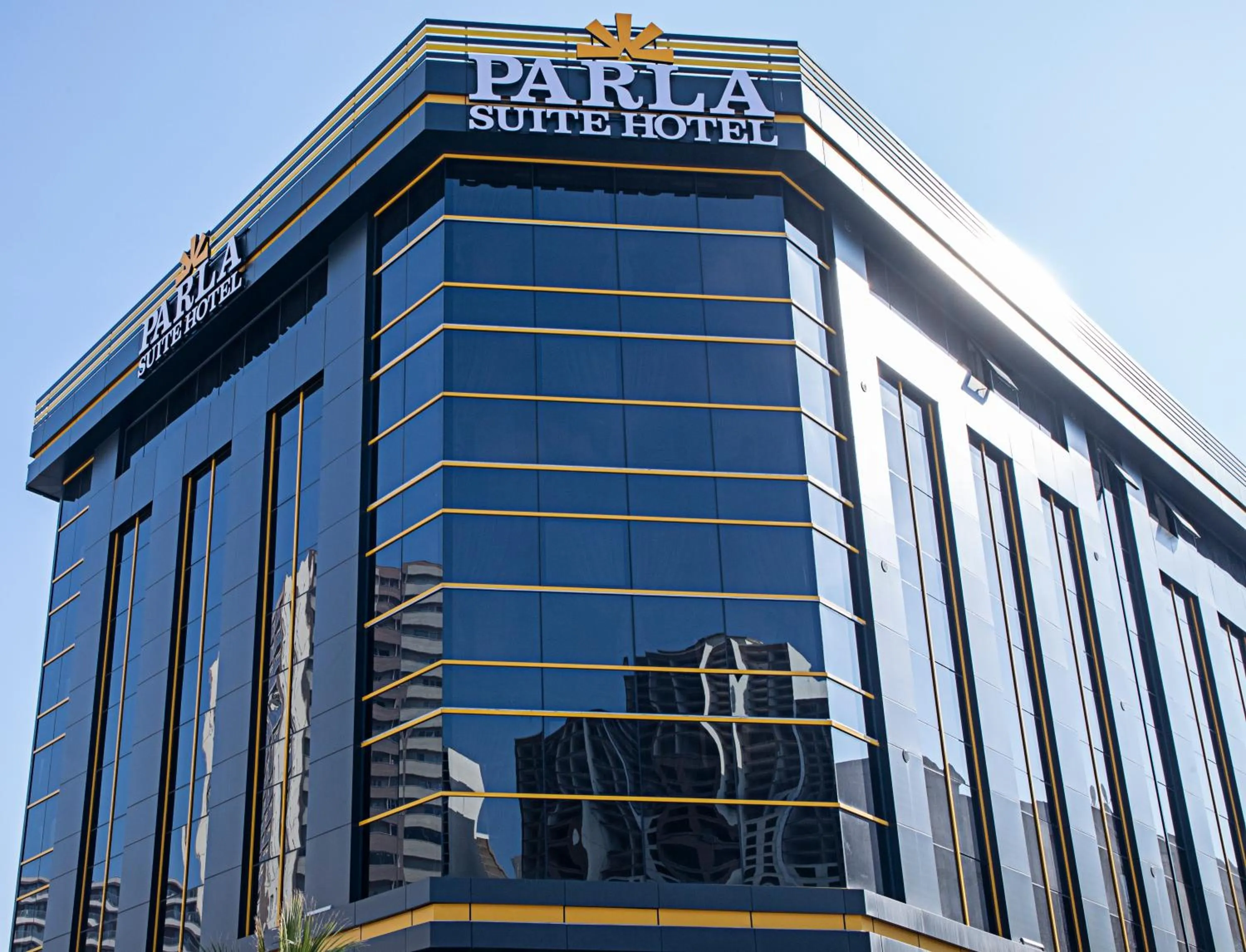 Deluxe Suite in Parla Suite Hotel