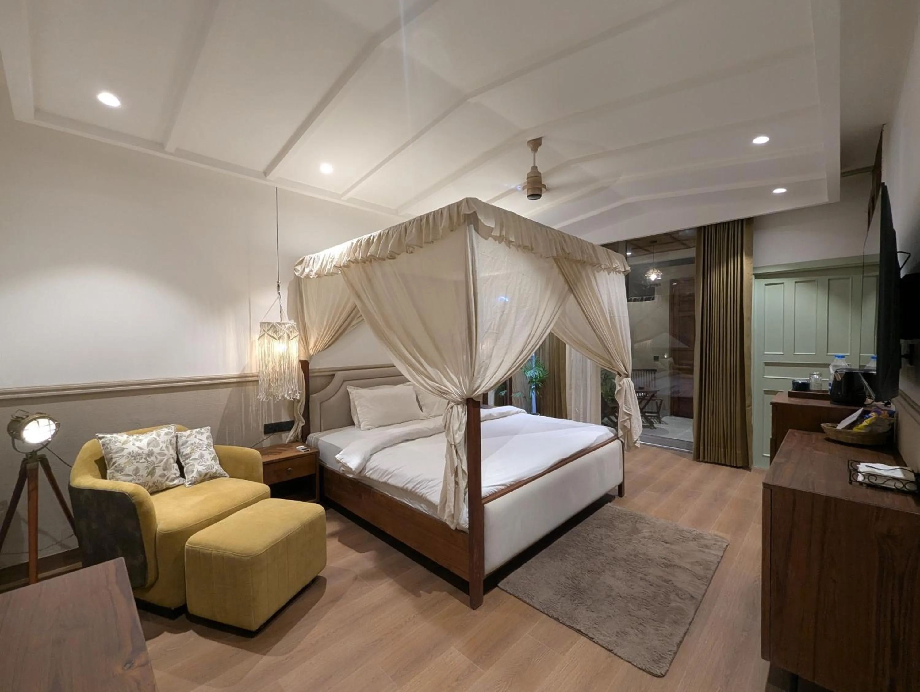 Deluxe Double Room with Balcony in Cape House