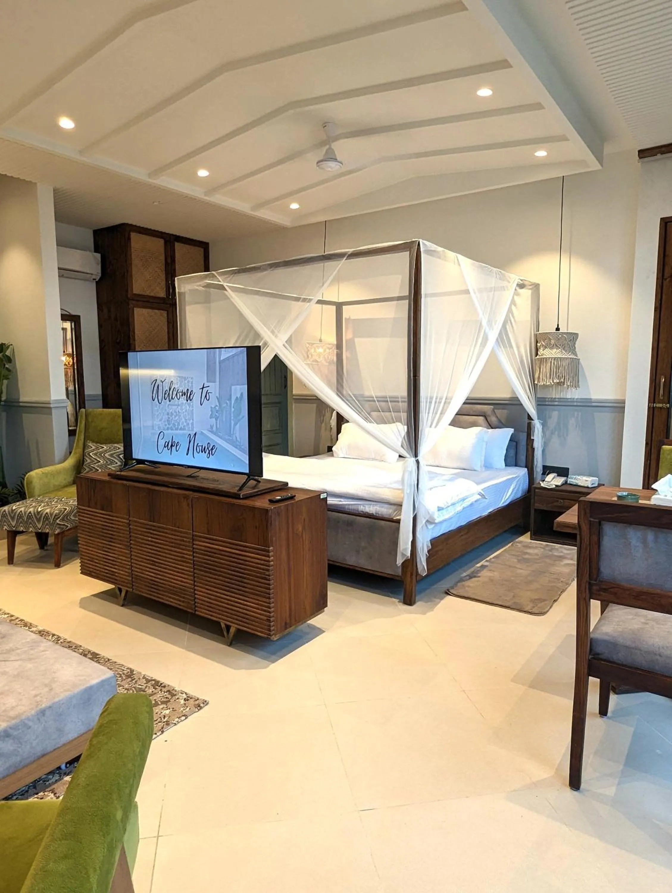 King Room with Pool View in Cape House