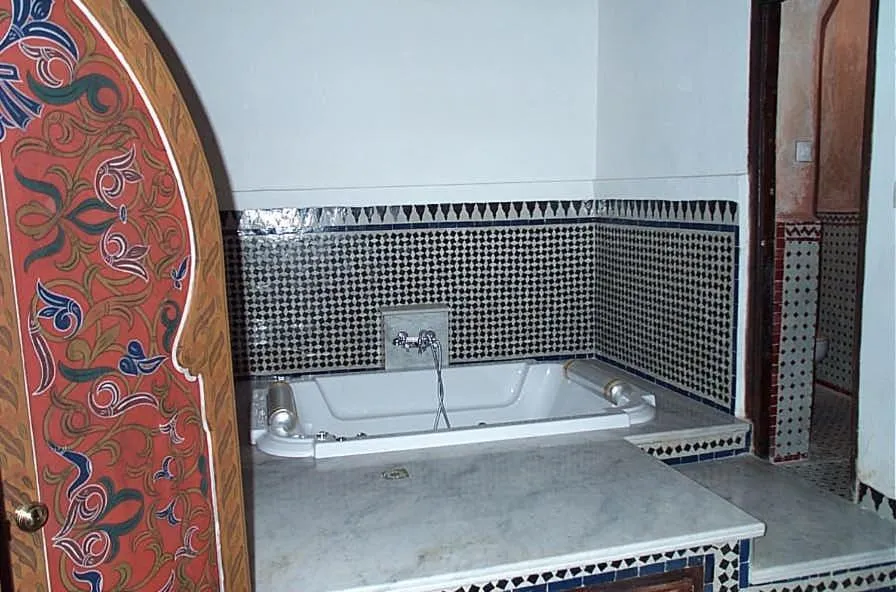 Suite with Hot Tub in Riad El Ghalia