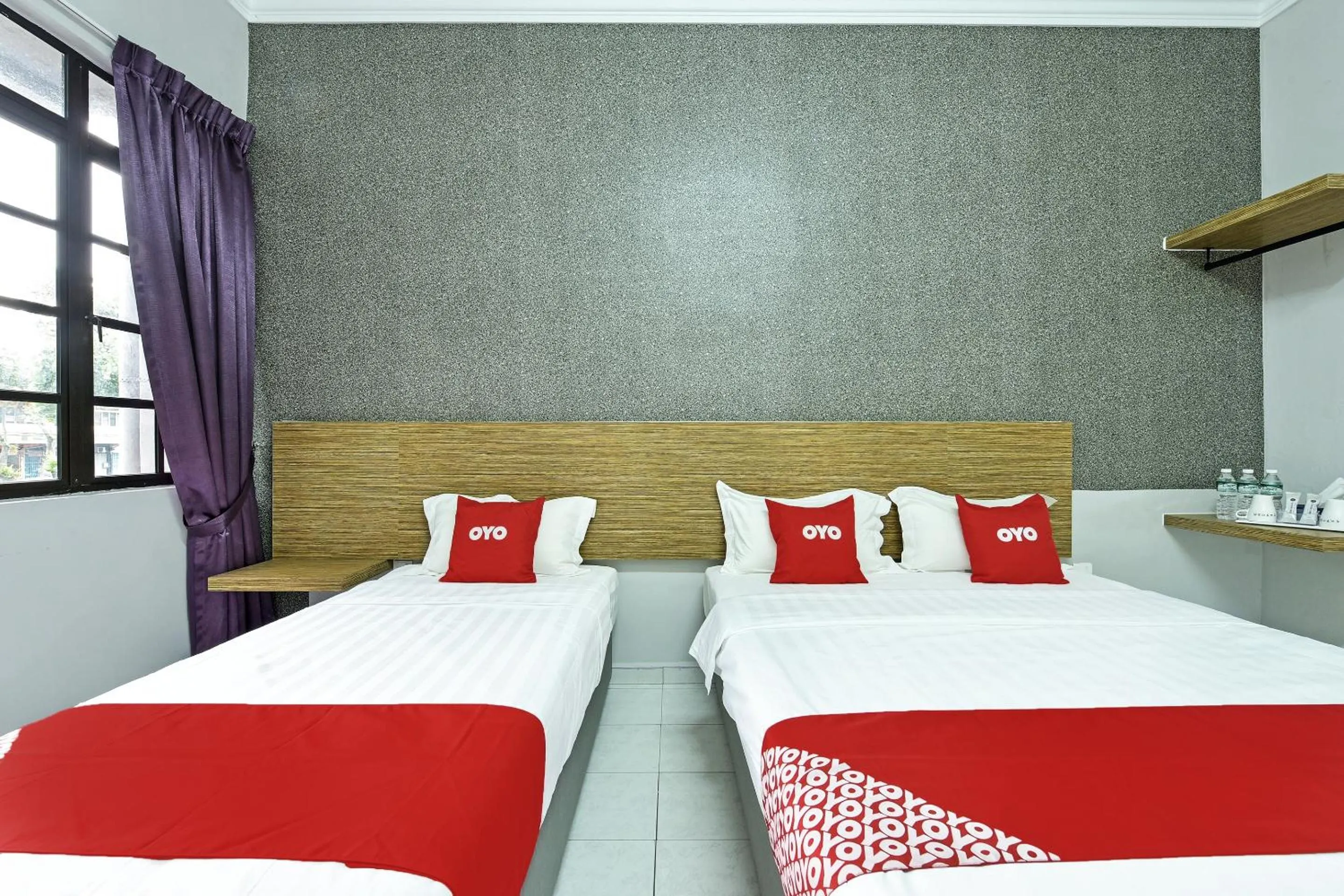 Superior Suite in Hotel O Ezzyhome Johor Jaya