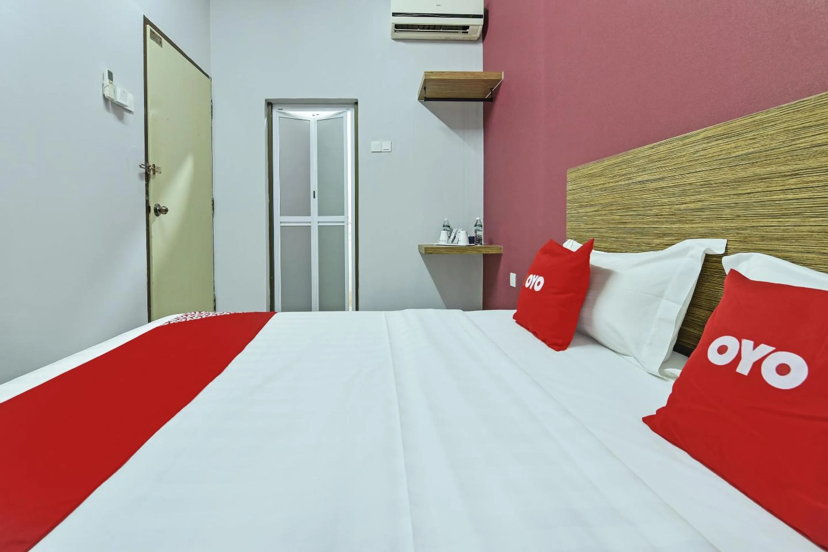 Standard Double Room in Hotel O Ezzyhome Johor Jaya