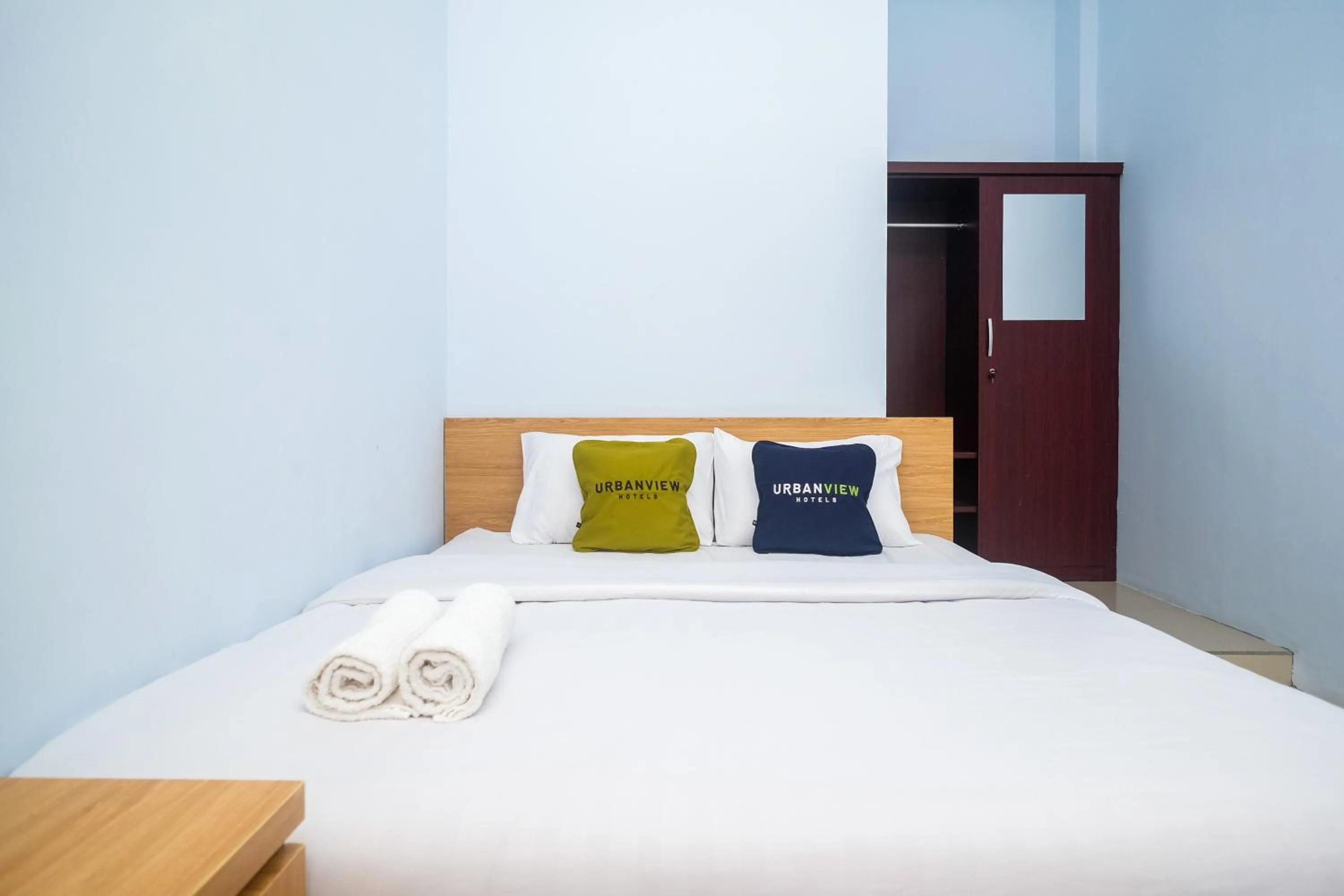 Deluxe Double Room in Urbanview Syariah Wisma Nabil Solo