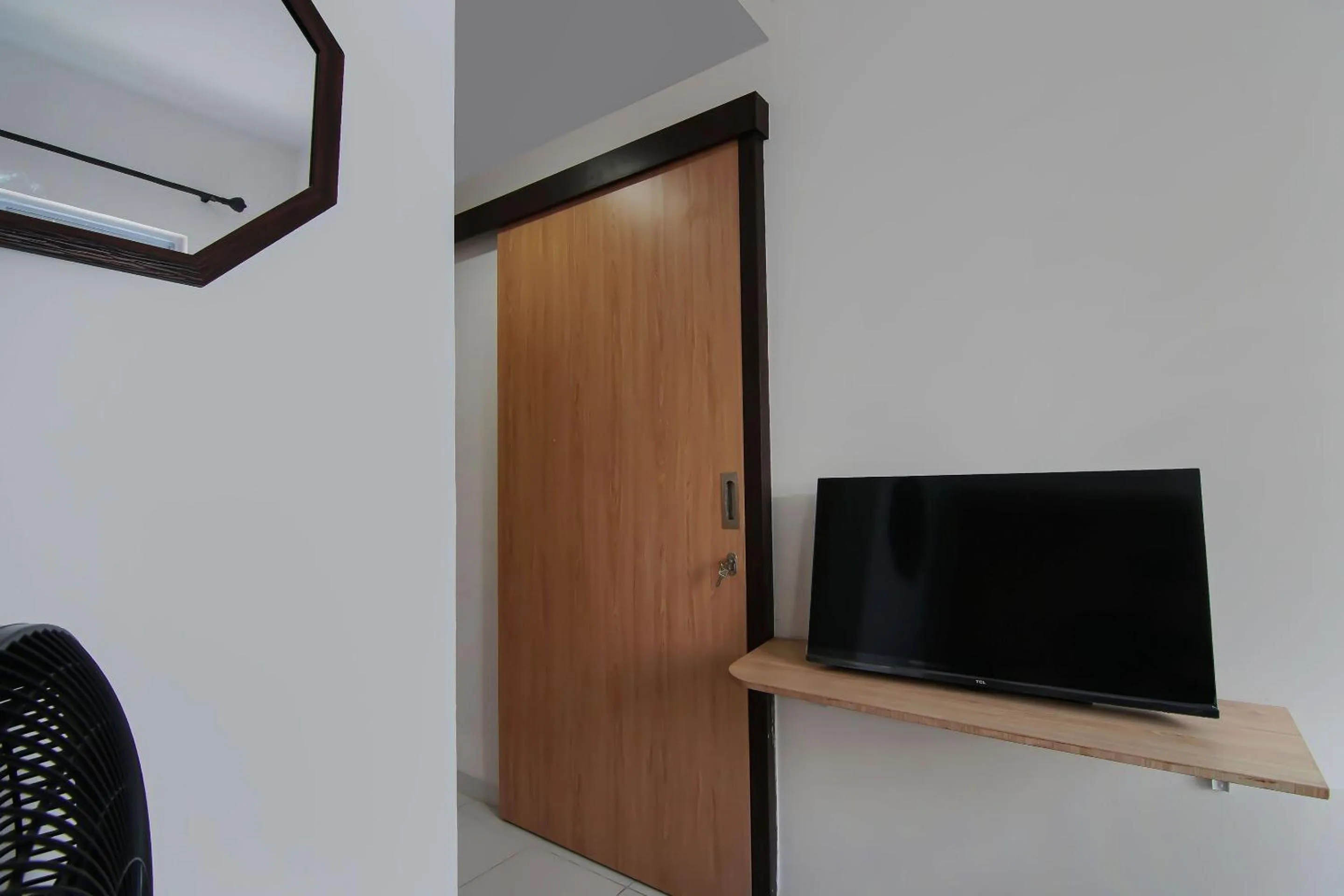 Budget Double Room in Hotel O Pondok Melati Syariah