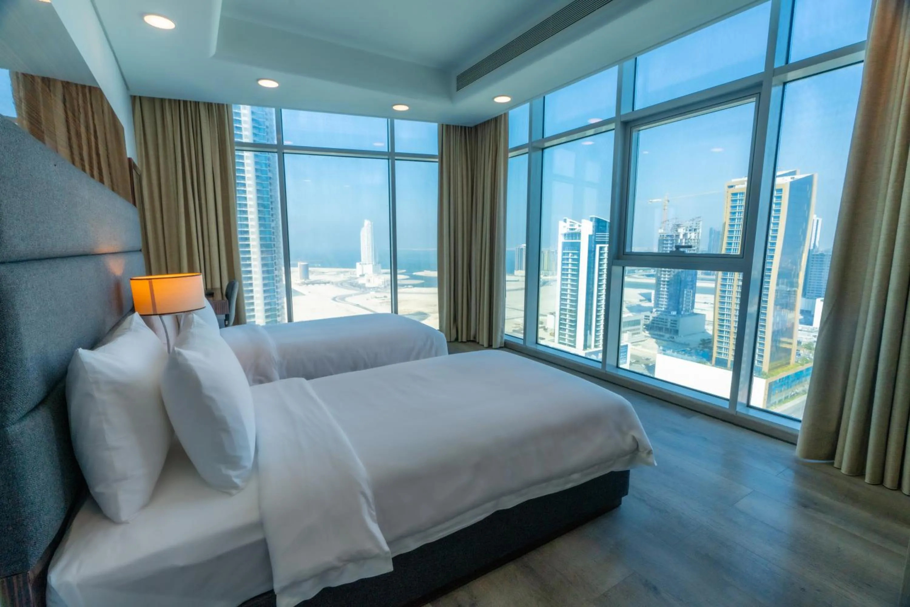 One Bedroom Suite Twin Sea View in S Plaza Suites Hotel