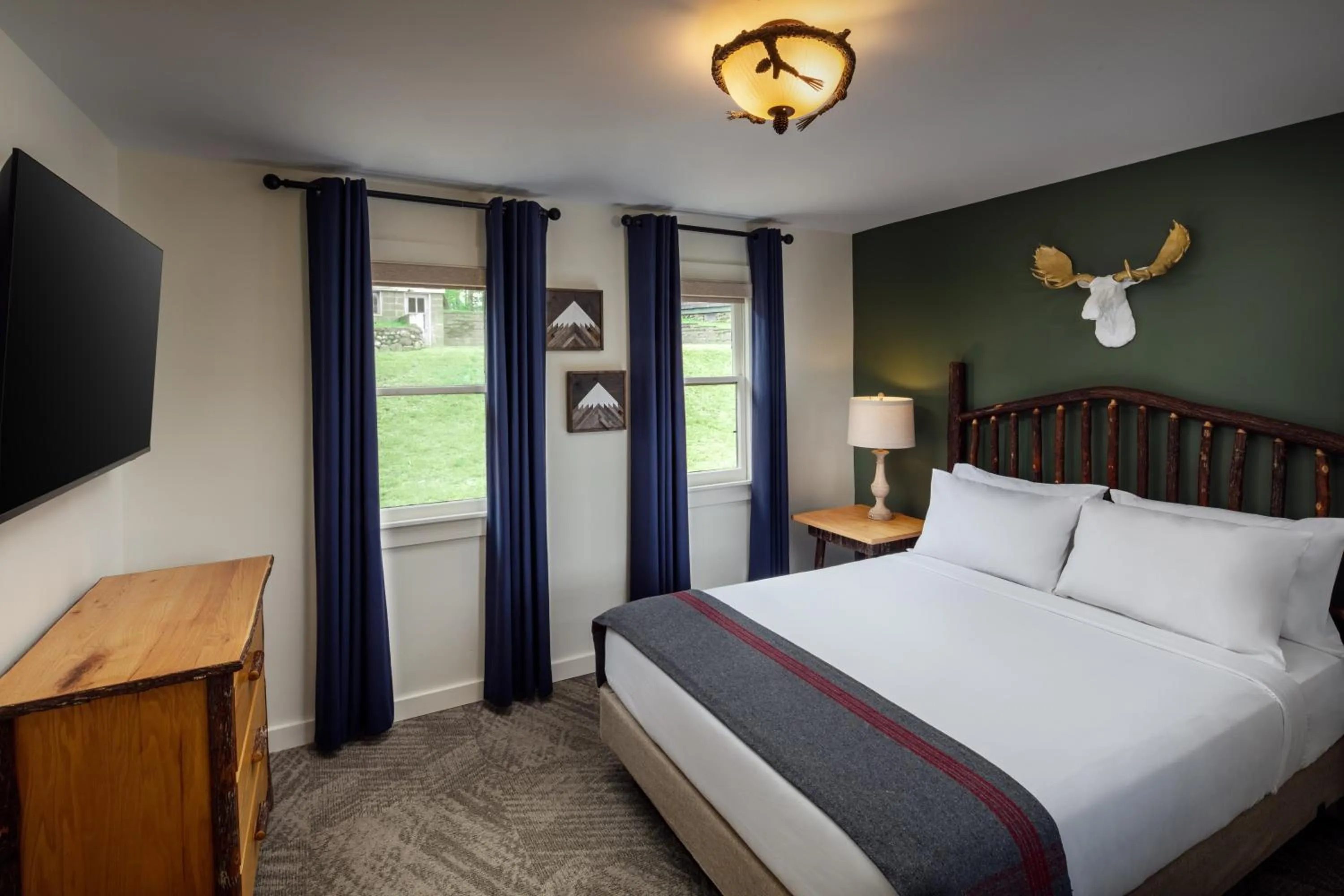 One-Bedroom Suite in Lodge at Schroon Lake